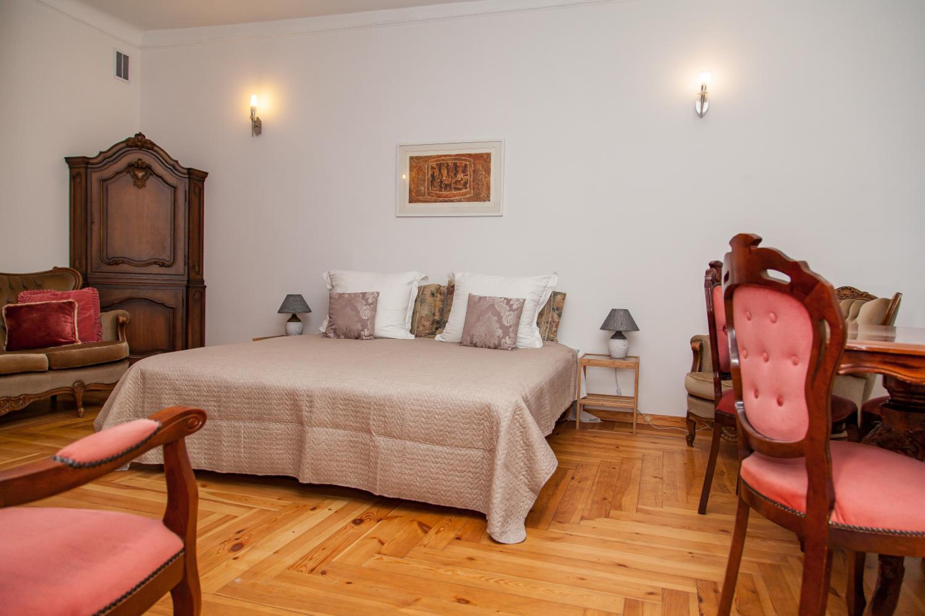 Three-Bedroom Apartment - Photo 8