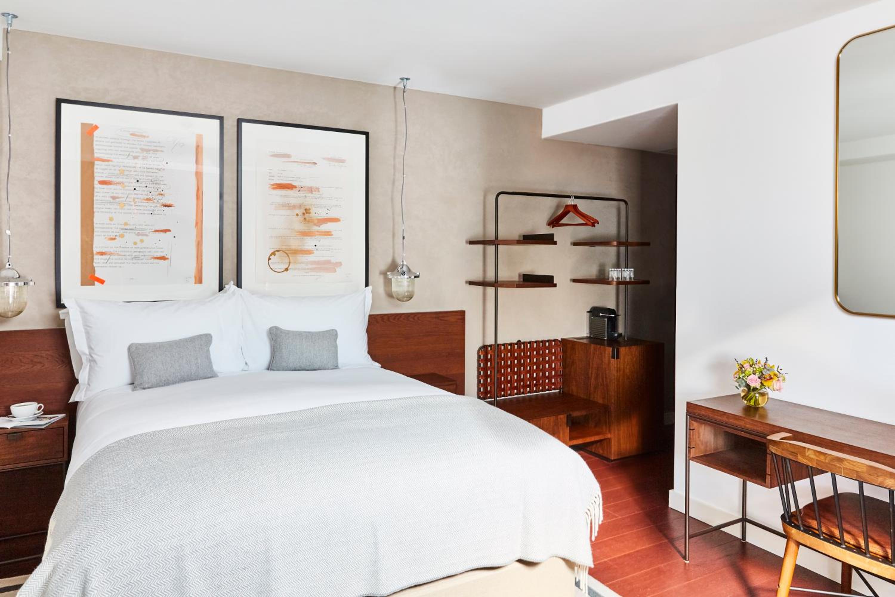 Premium Queen Room