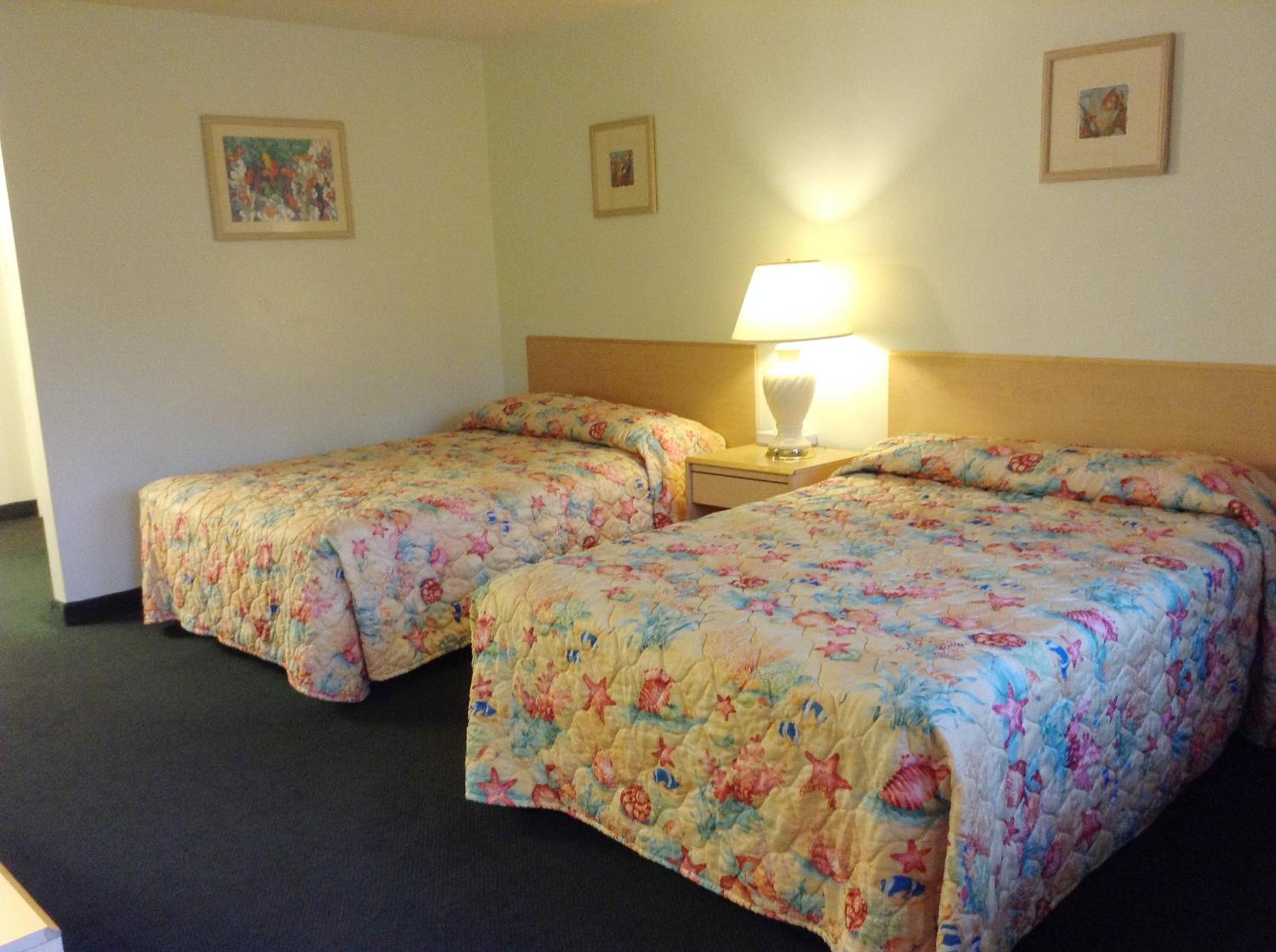 Double Room with Two Double Beds - Photo 2