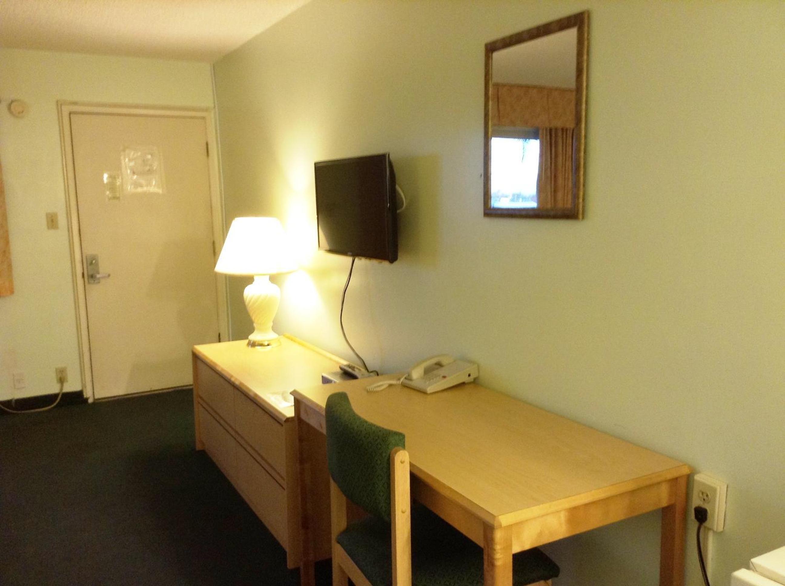 Double Room with Two Double Beds - Photo 3