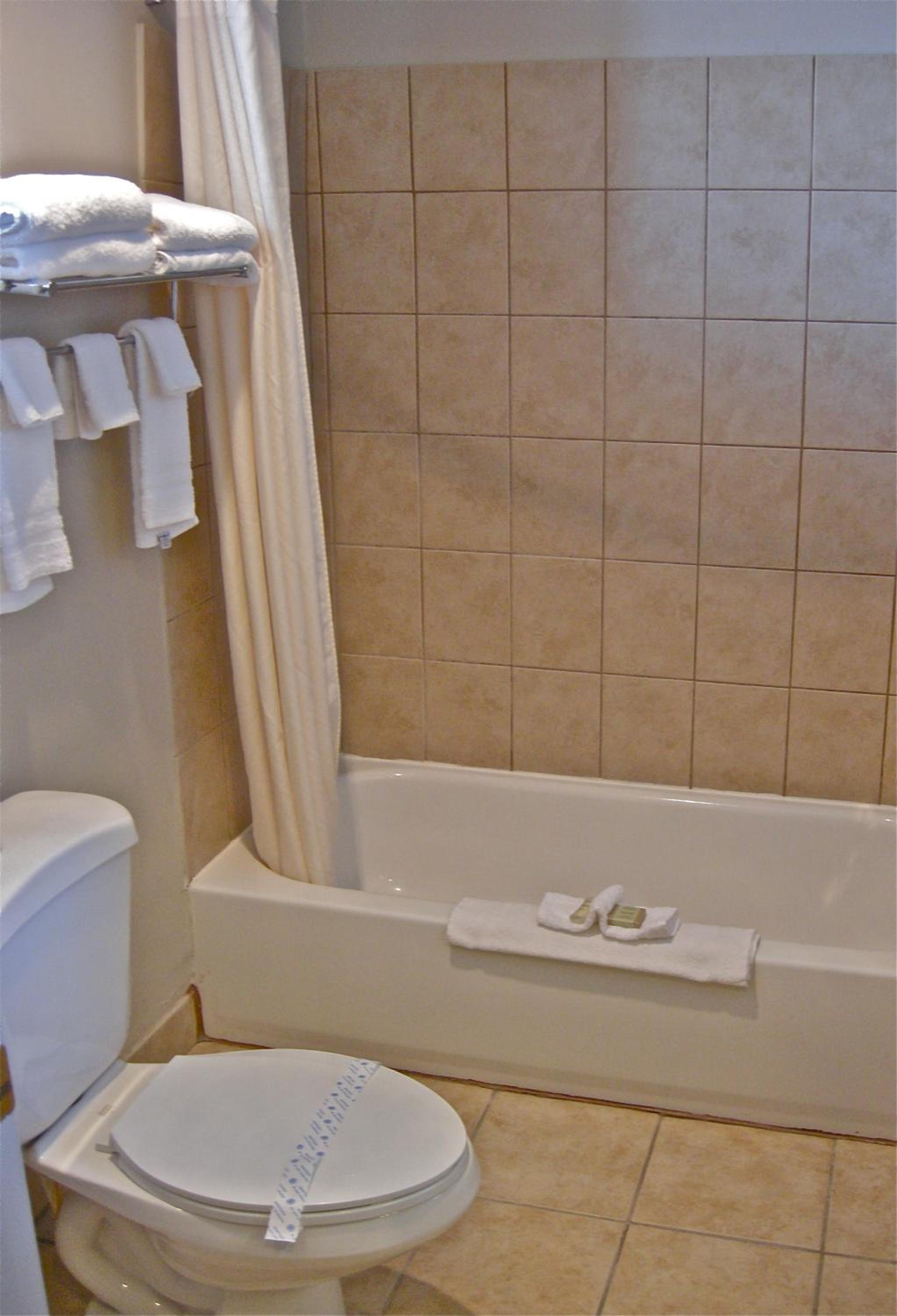 King Room - Non-Smoking - Photo 2