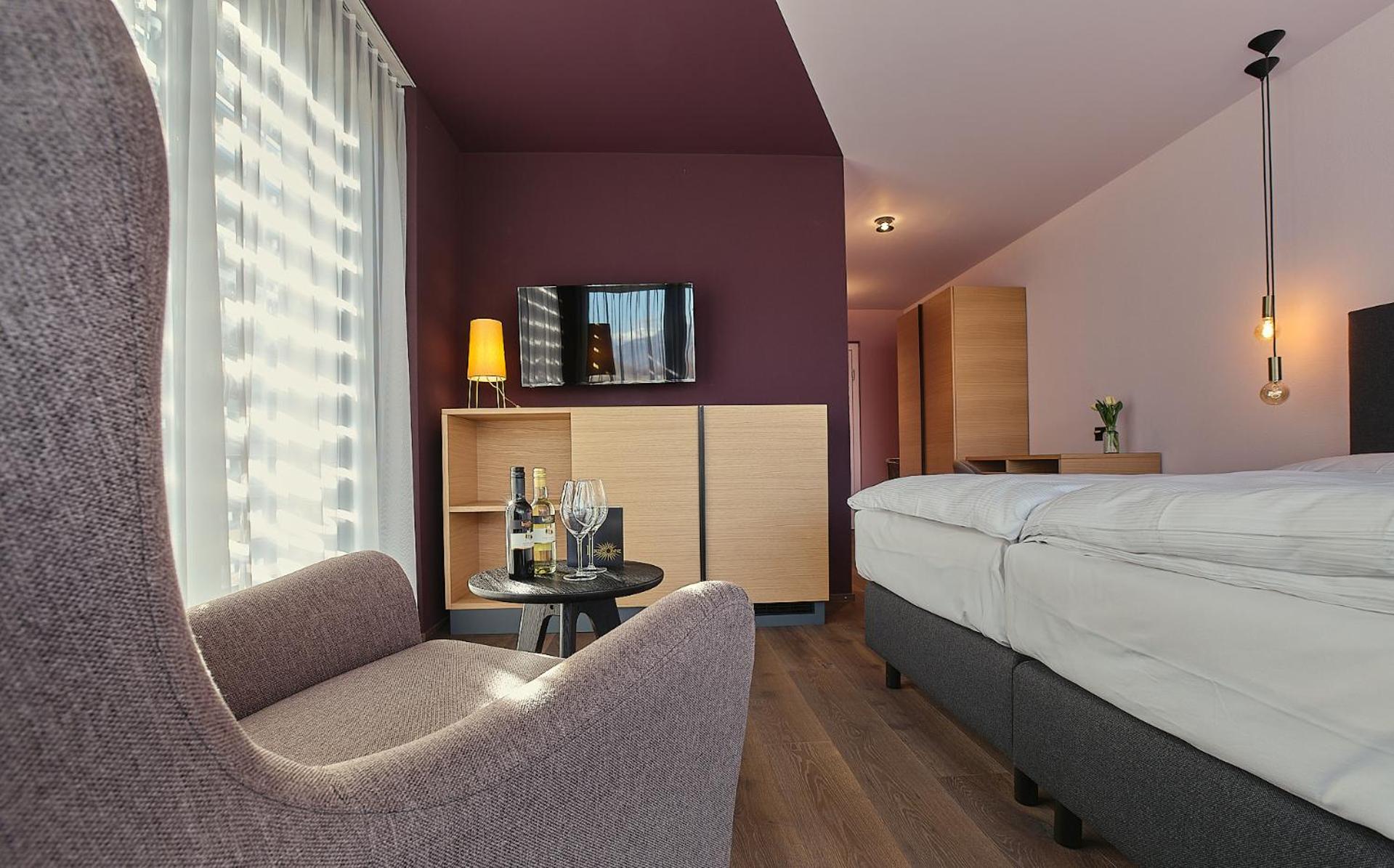 Deluxe Double Room with Balcony - Photo 2