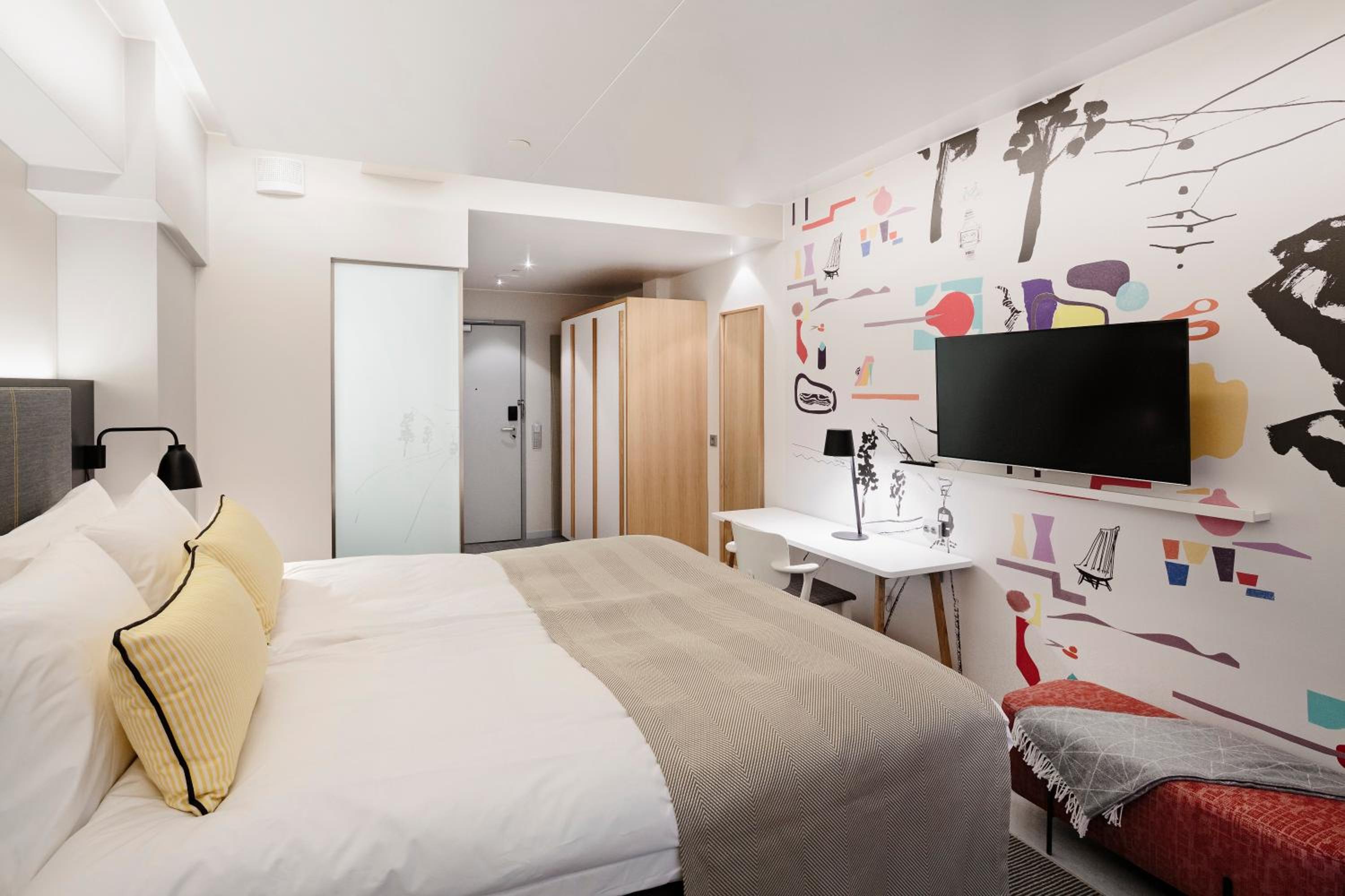Standard Room thumbnail 6