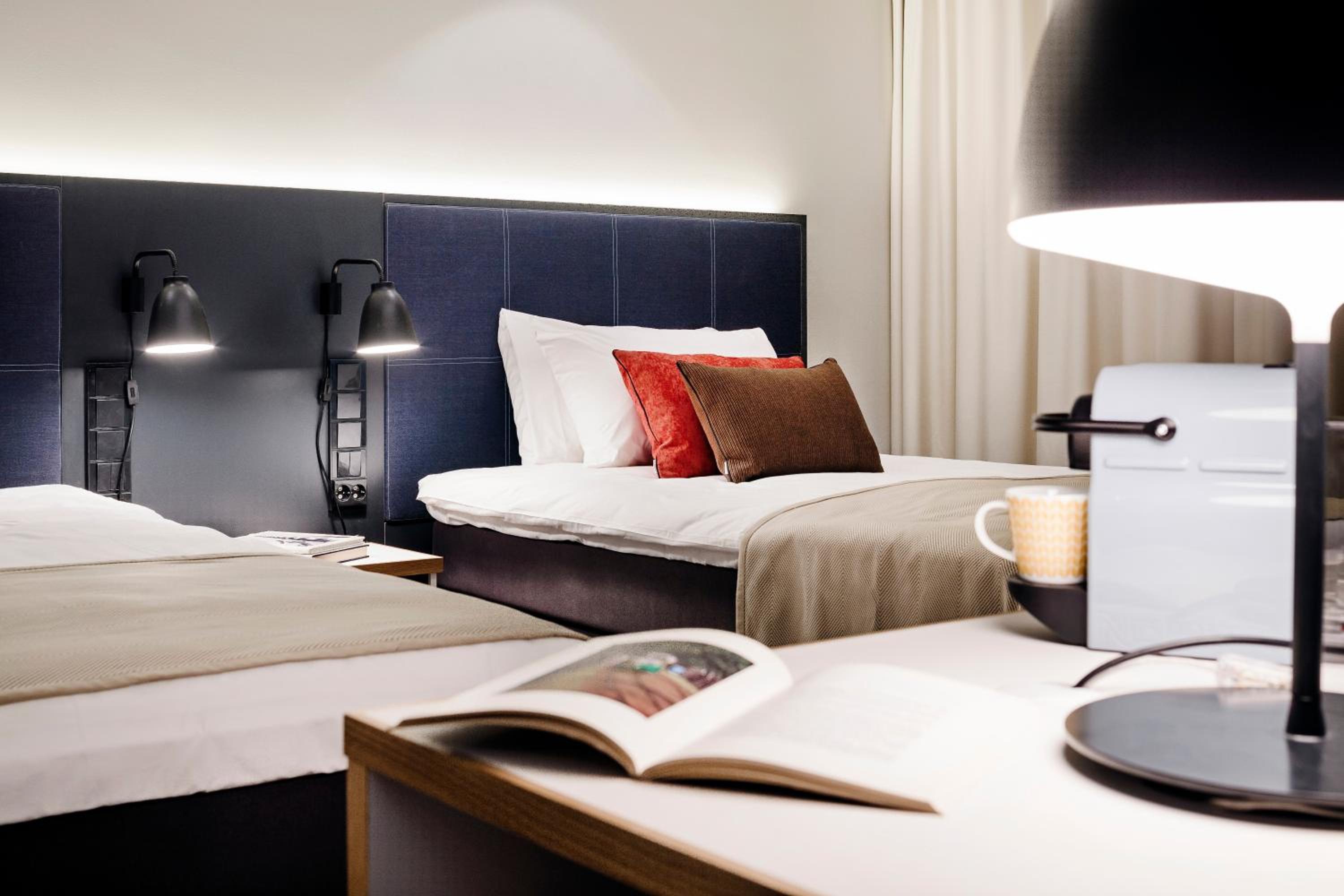 Premium Twin Room photo 3