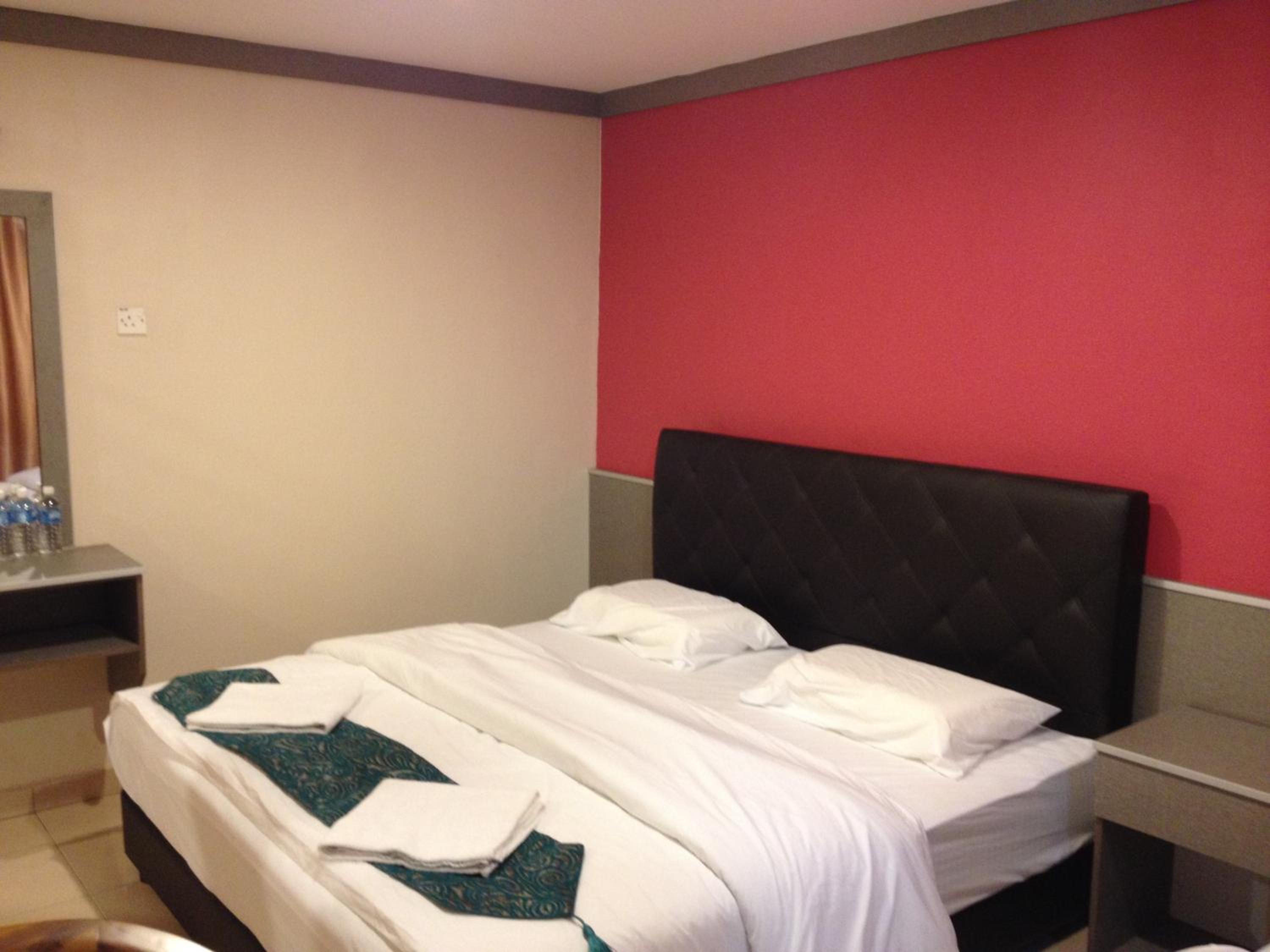 Standard King Room photo 3