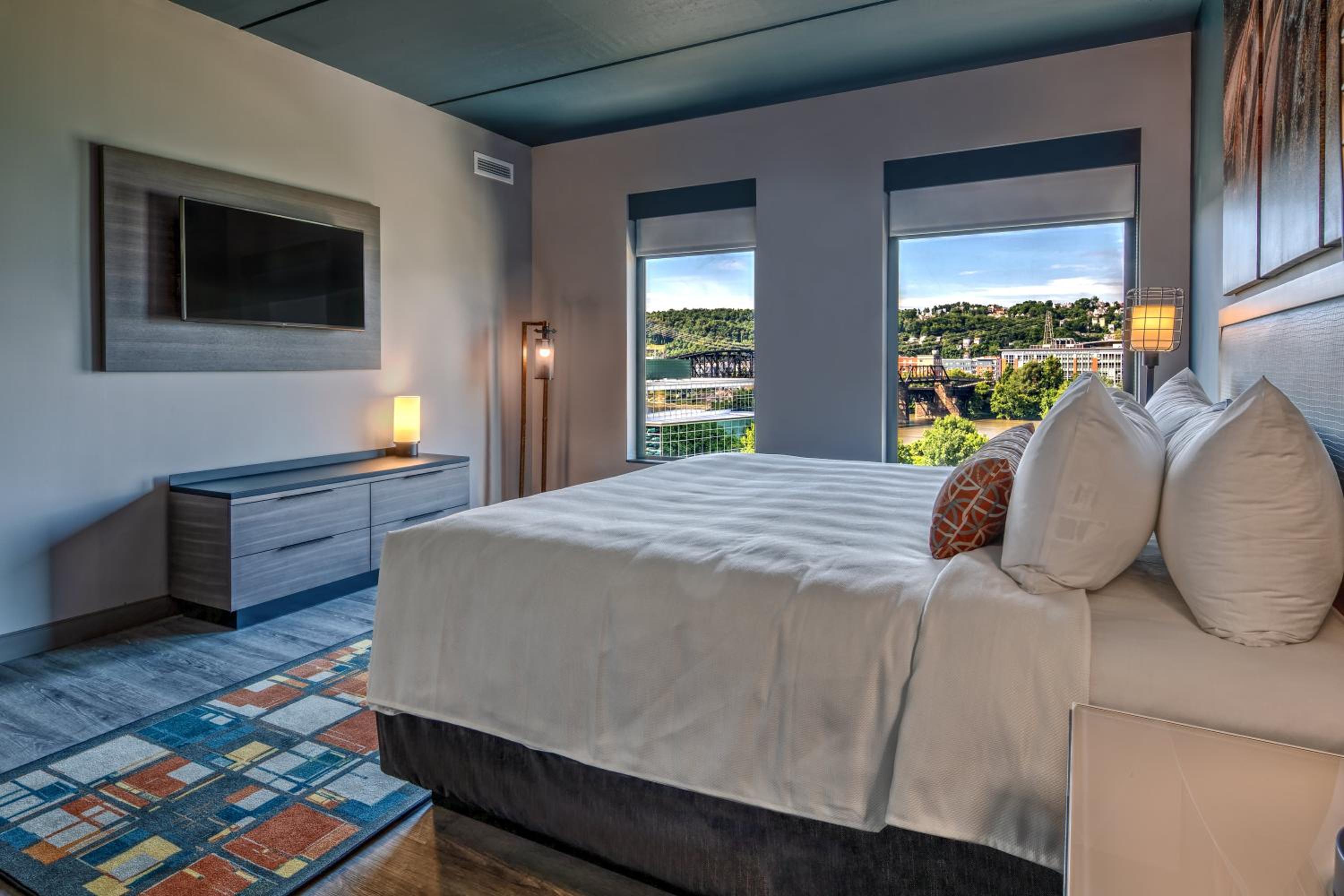 One-Bedroom Suite photo 2