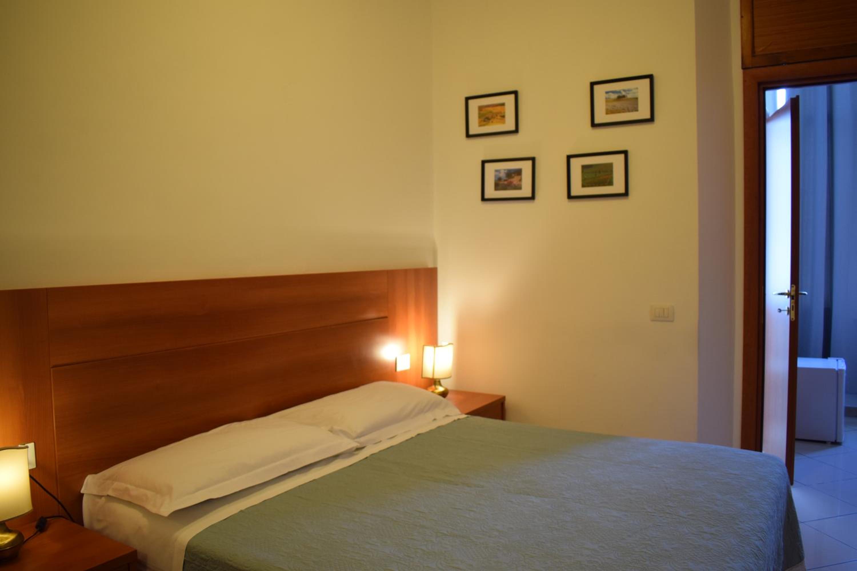 Double or Twin Room photo 2