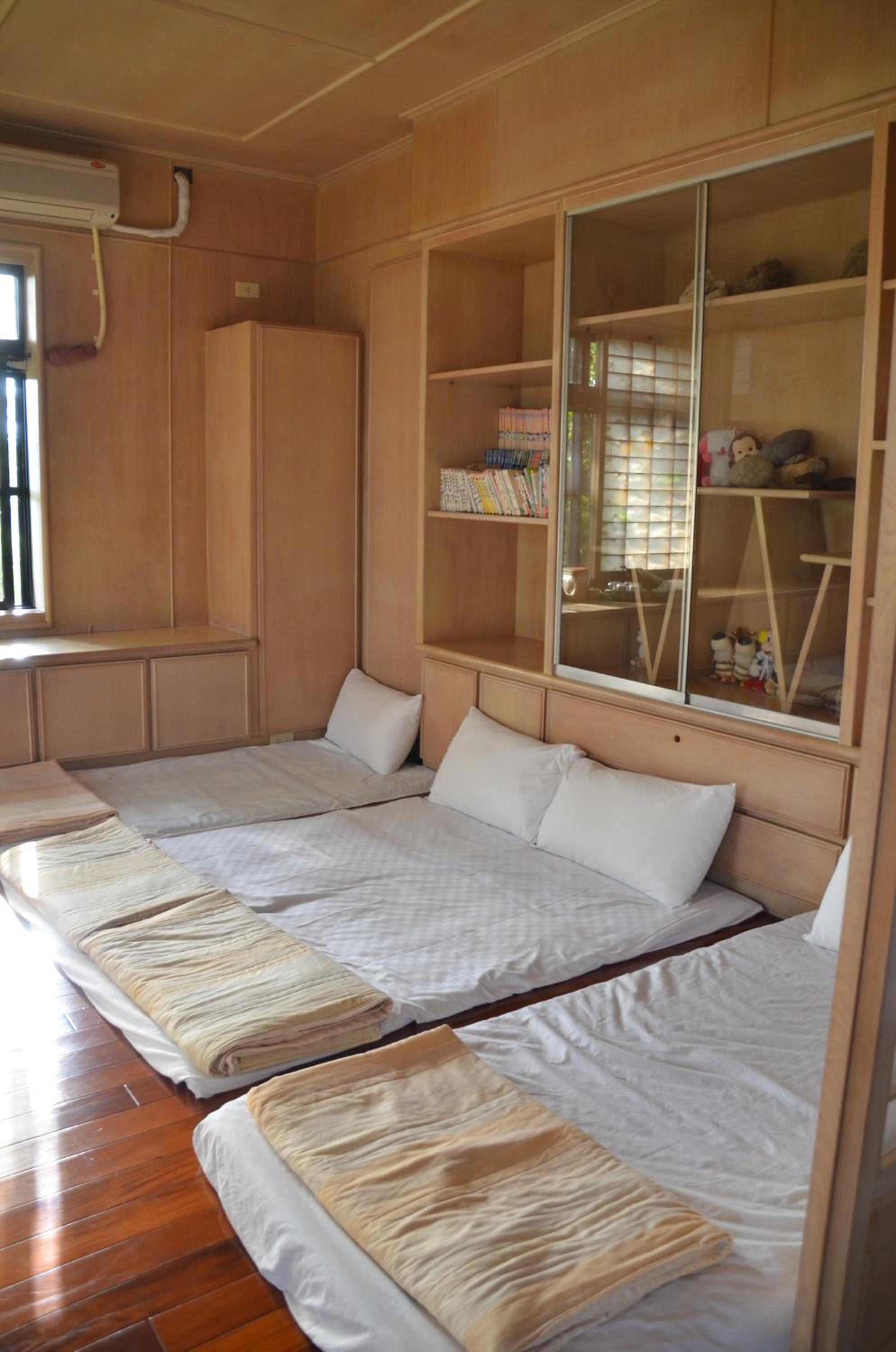 Japanese-Style Room for Six photo 2