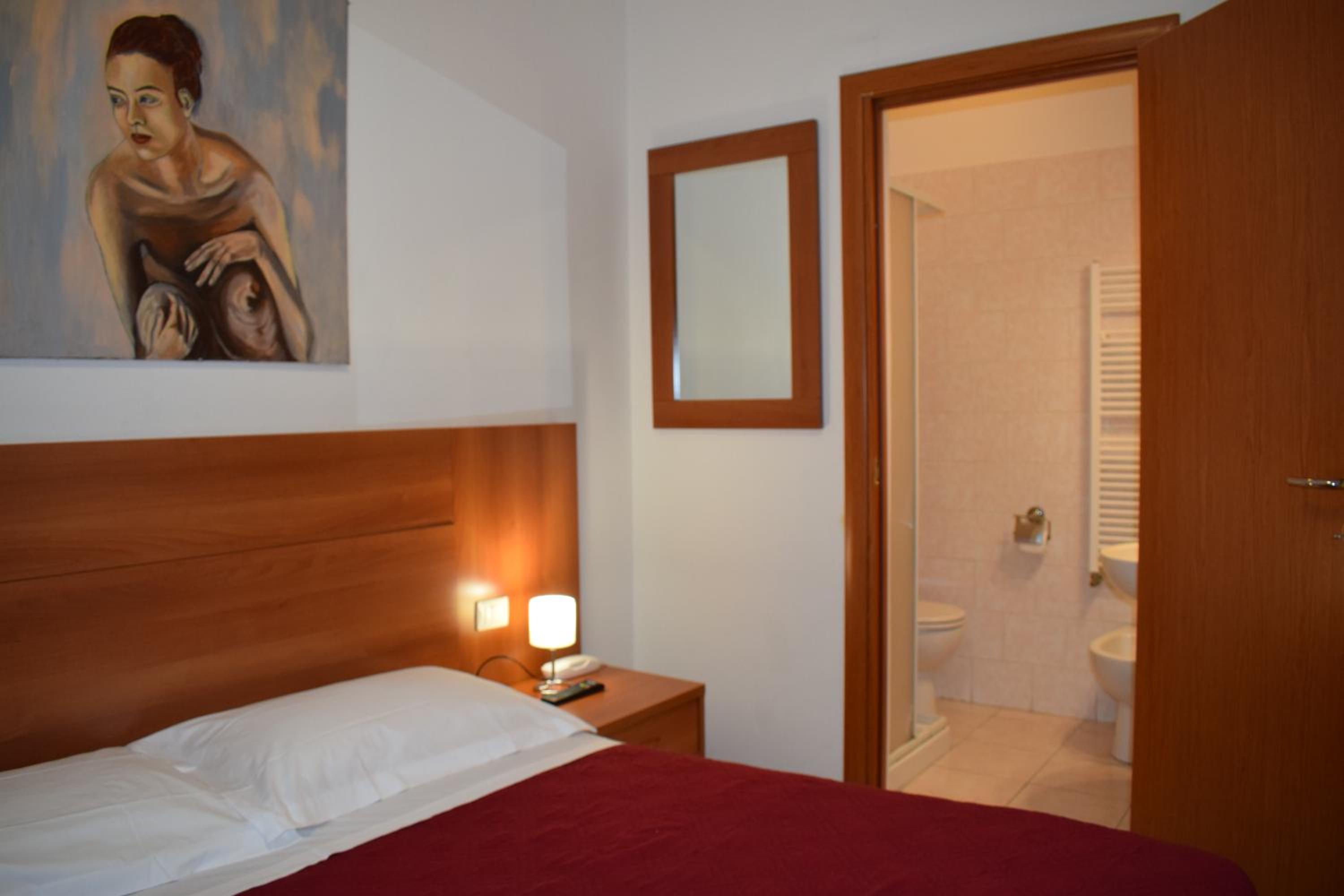Single Room photo 3