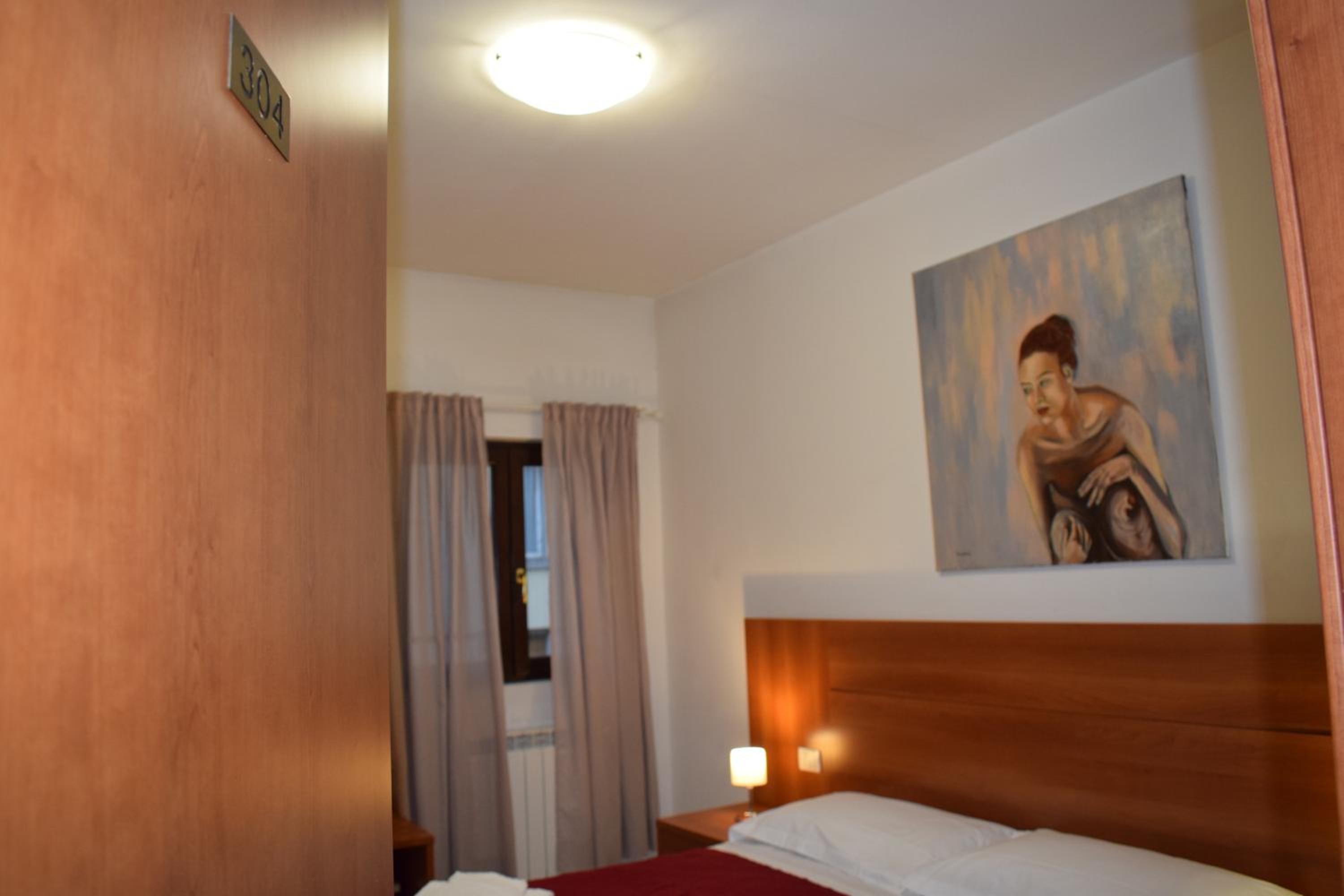 Single Room photo 1