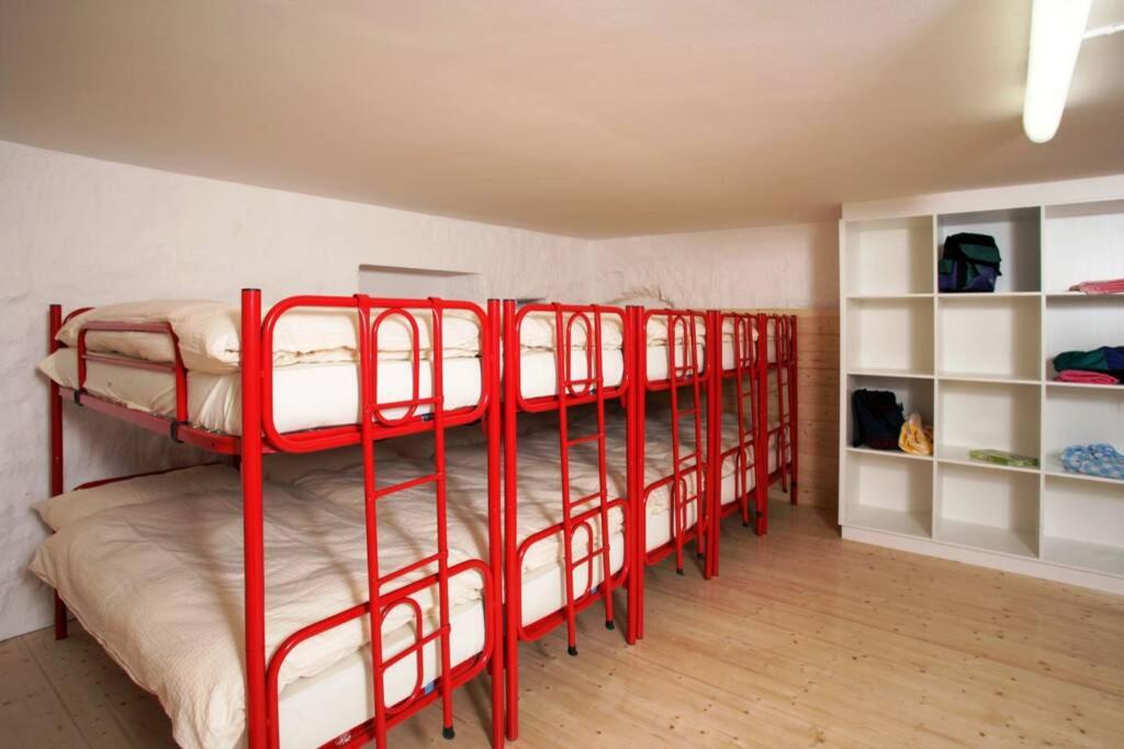 Four-Bedroom House photo 3