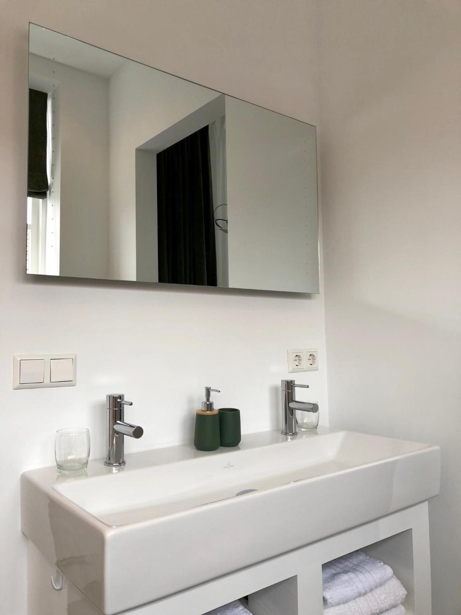Deluxe Double or Twin Room with Spa Bath photo 3