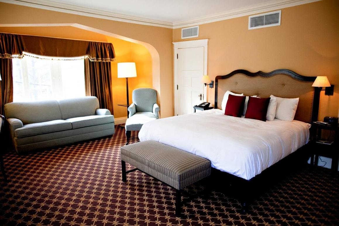 Premier Suite with King Bed
