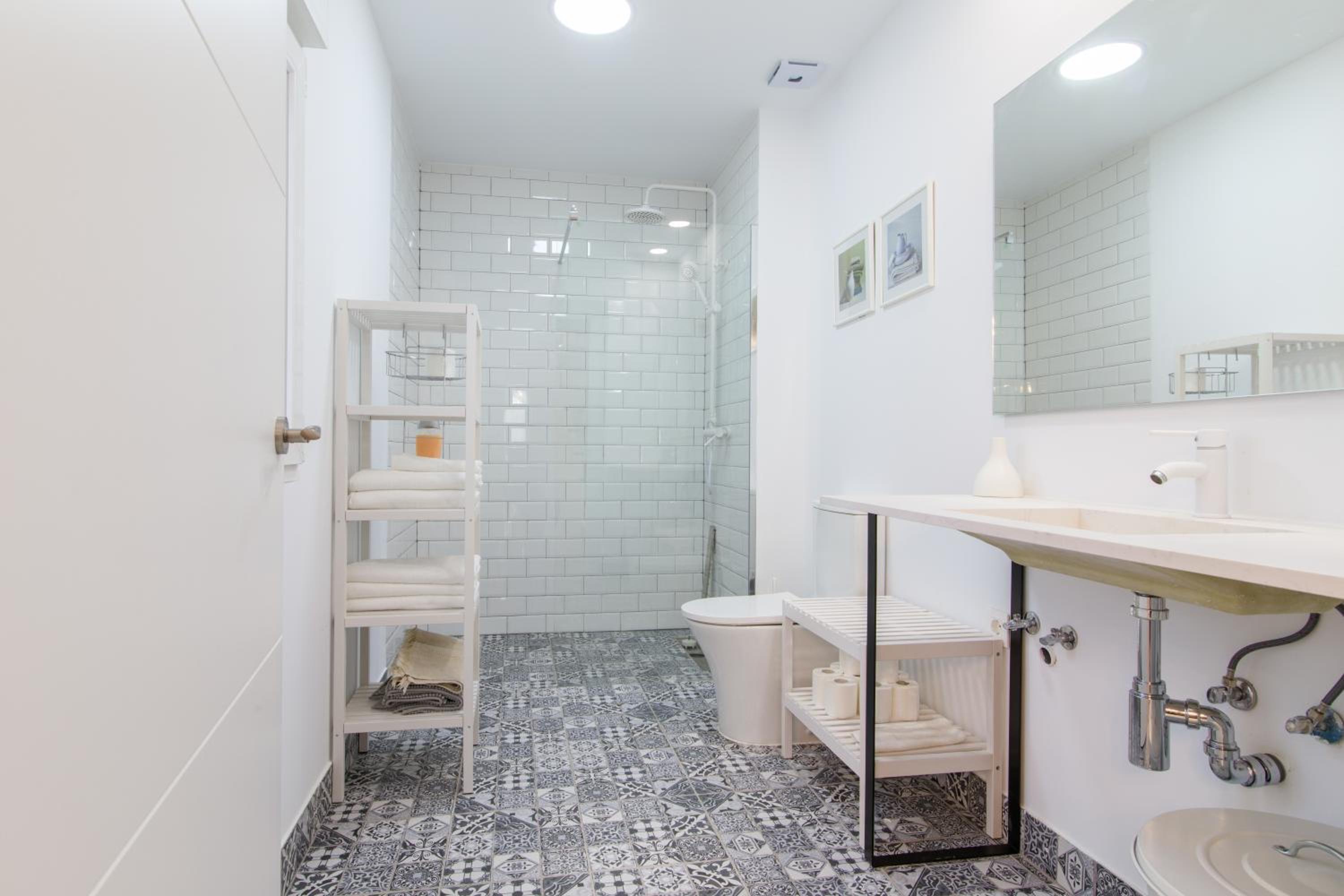 Two-Bedroom House - Photo 12