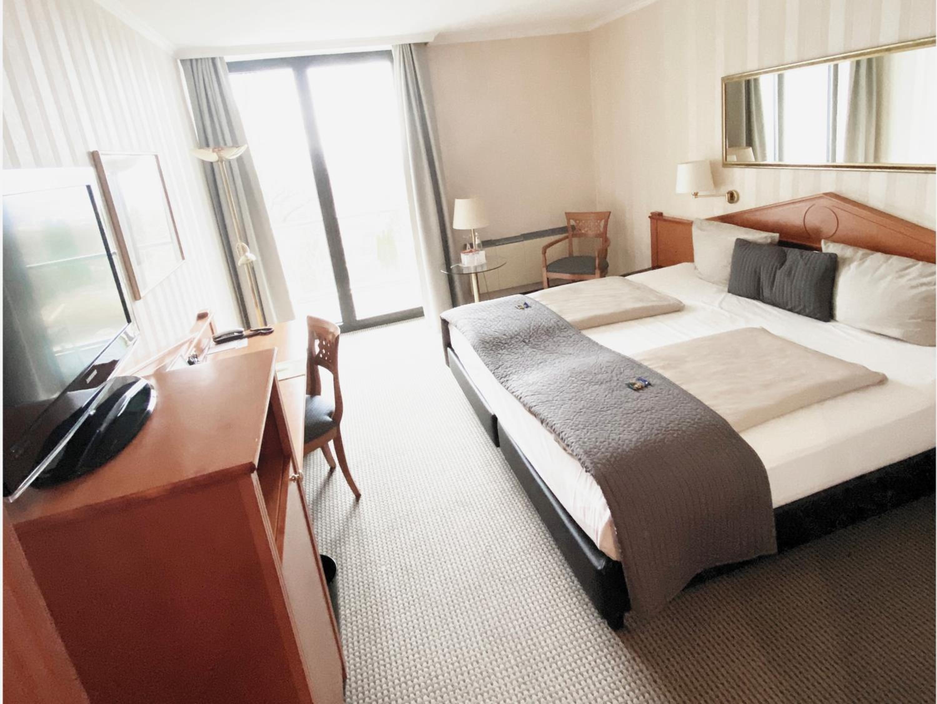 Komfort Doppelzimmer teilweise mit Balkon photo 2