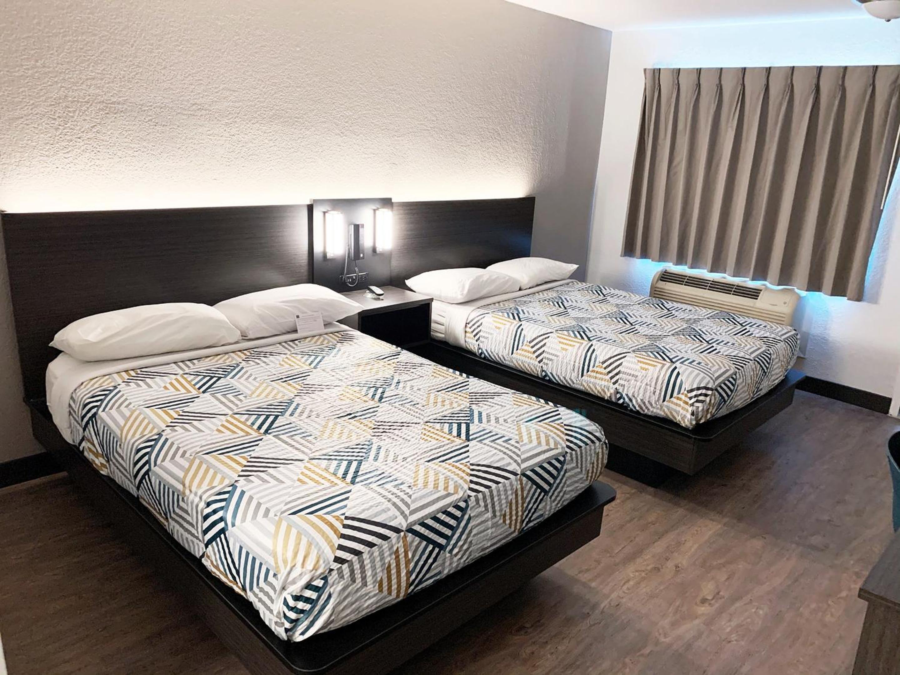 Deluxe Quadruple Room - Photo 8