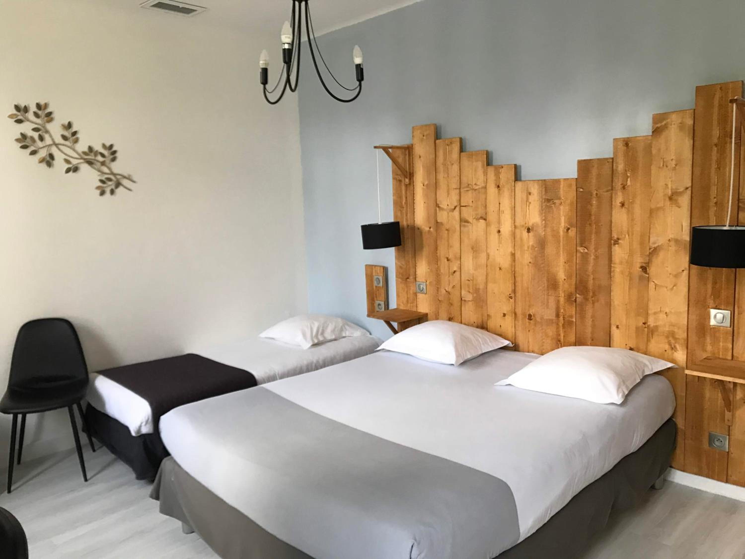 Standard Triple Room - Photo 3