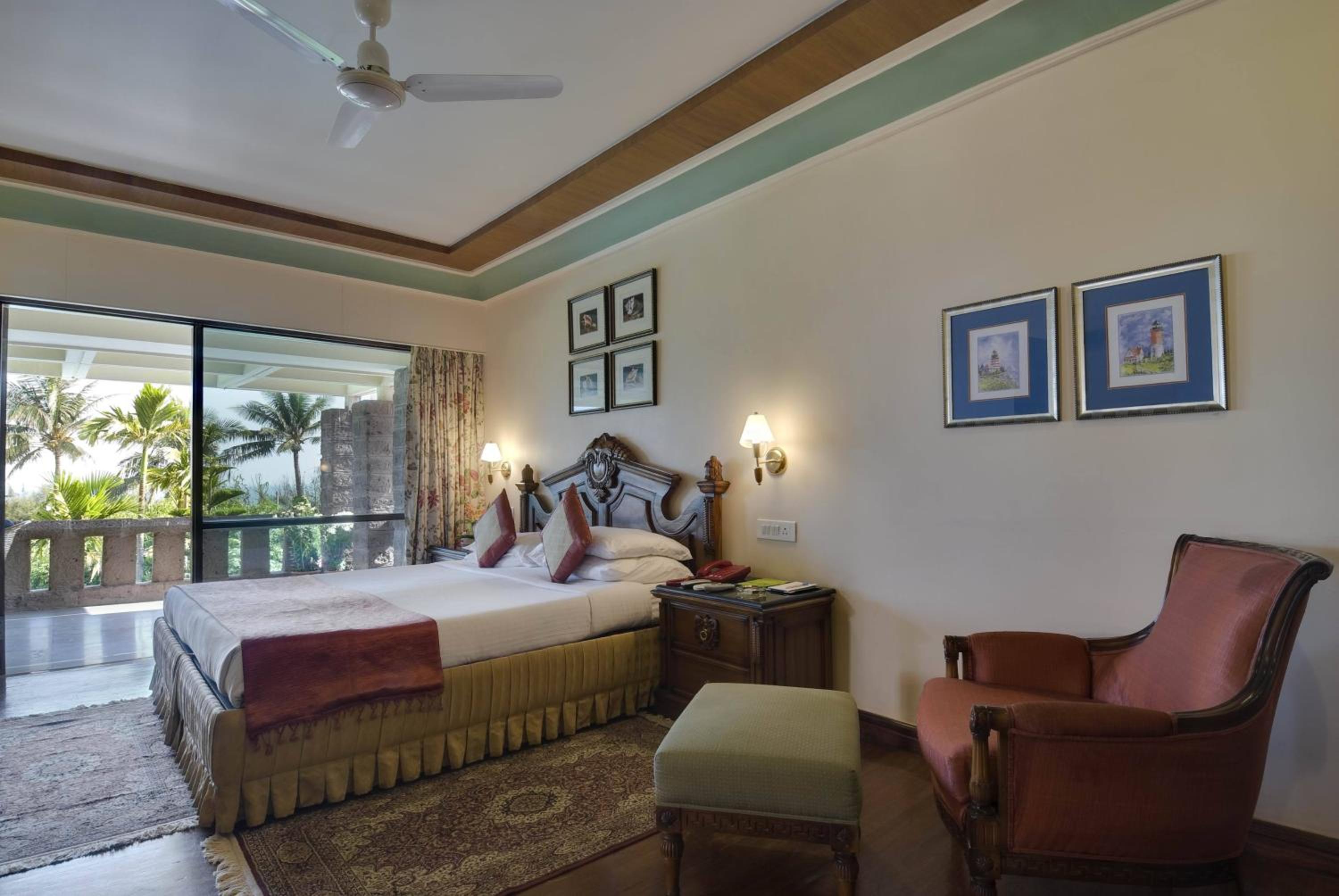 Deluxe Cottage King -  10% Discount on Foods & Soft Beverages* | 15% Discounts on Laundry Services* | INR 500 spa credit during your stay on selective Massage services. TnC Apply.* | Free Mini-bar - 2 cans of soft Beverages (Once on Arrival)  - Photo 3