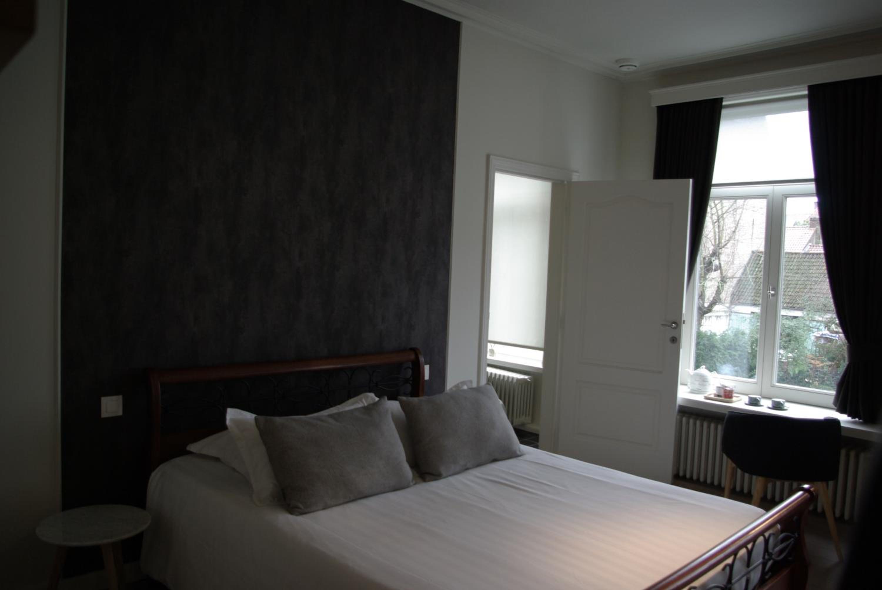 Junior Suite with Garden View