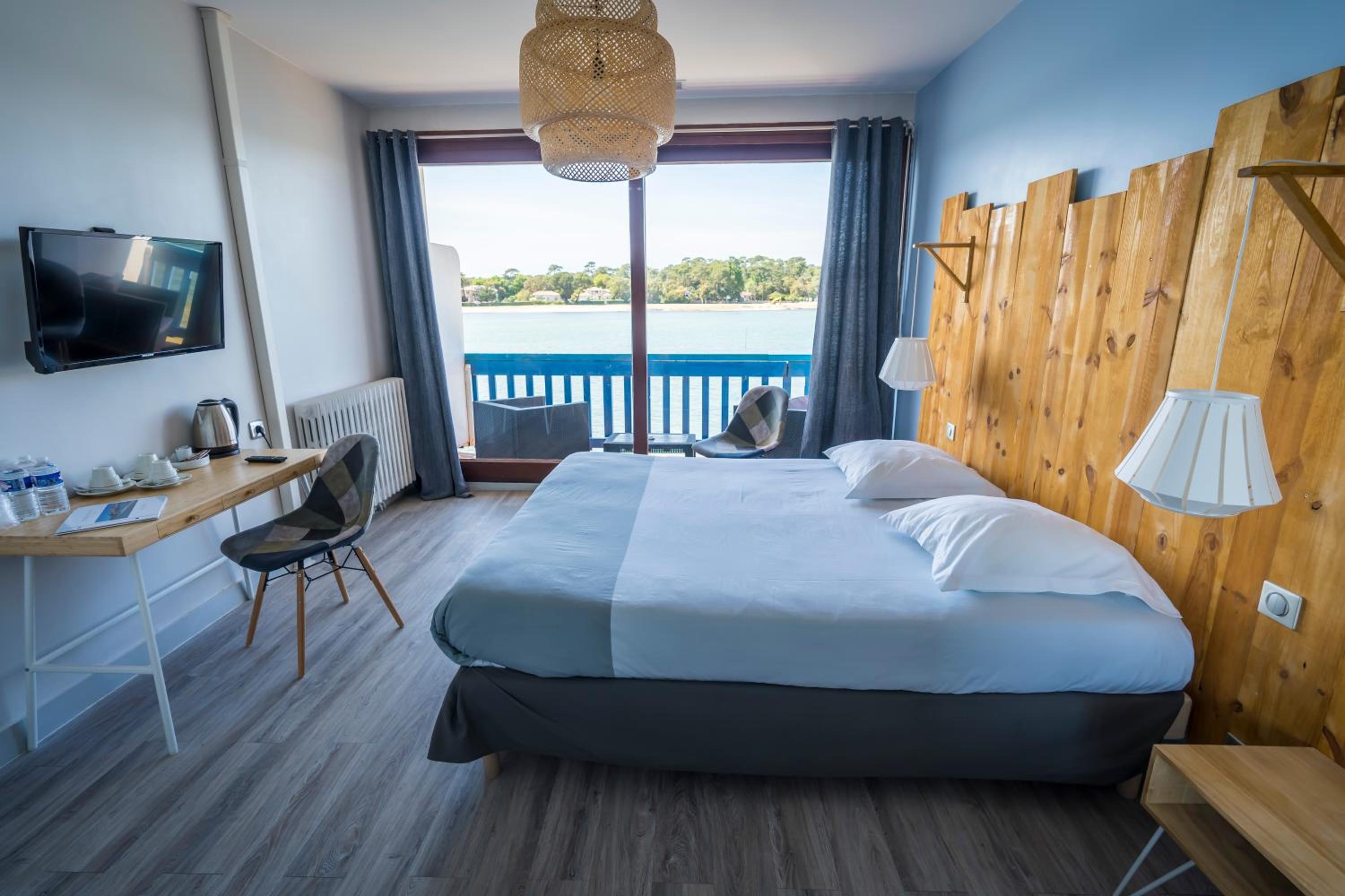 Superior Double Room with Lake View - Photo 7