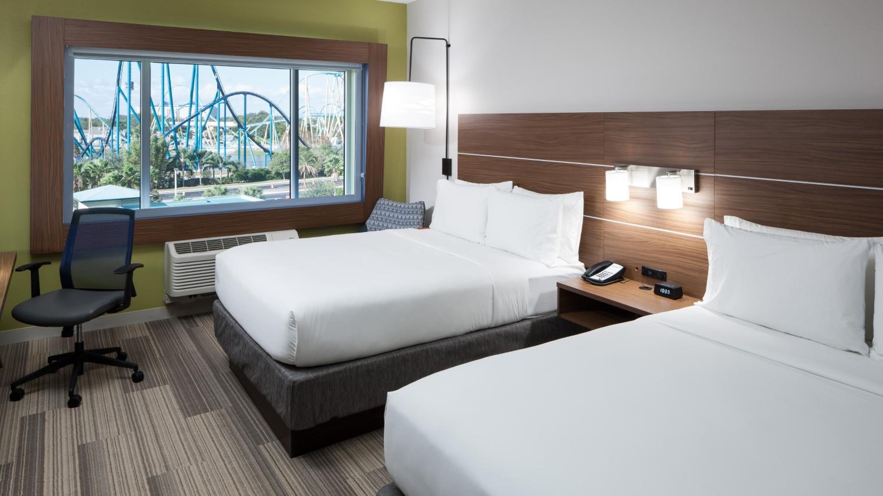 Standard Room with Two Queen Beds - Photo 1