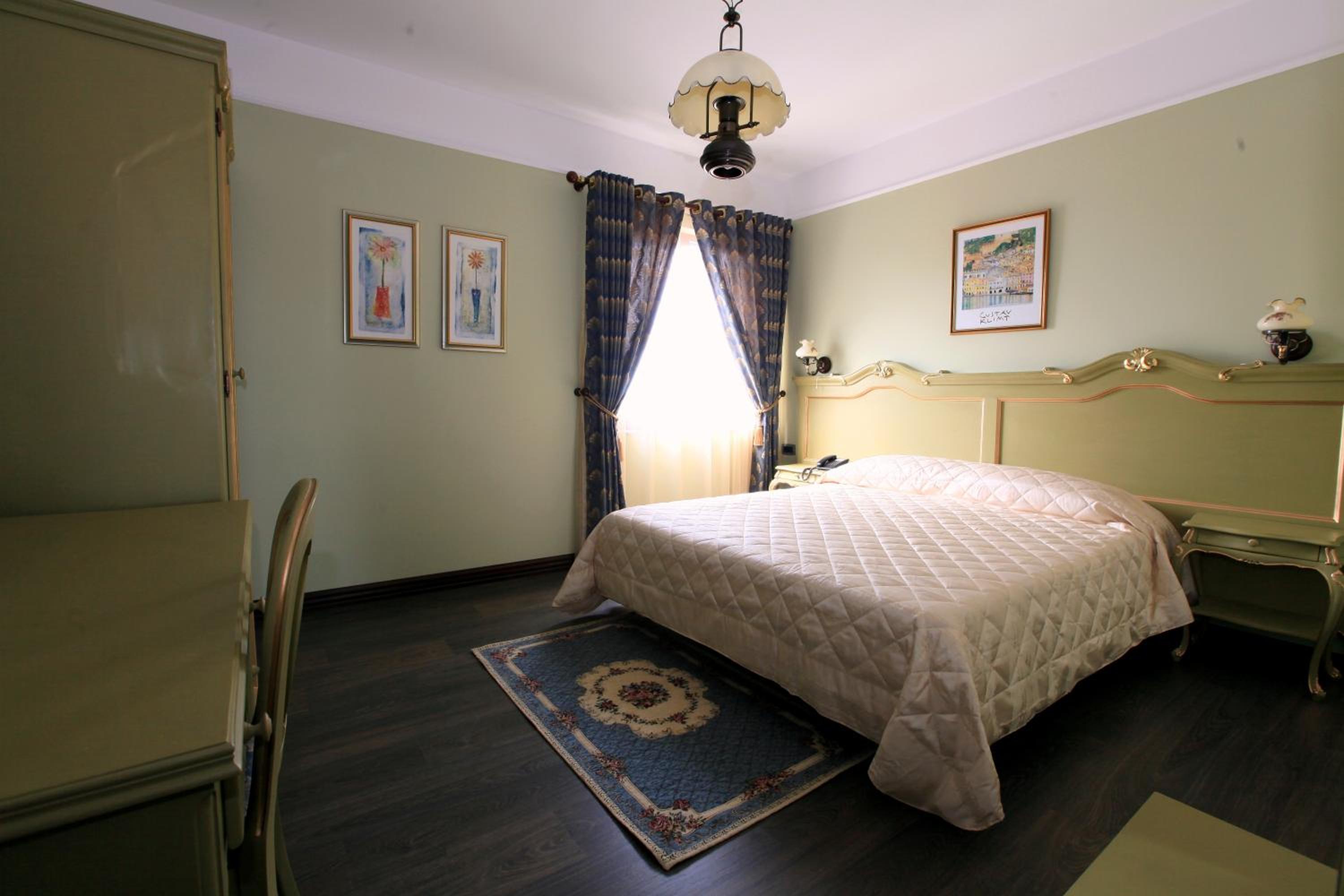 Single Room photo 3