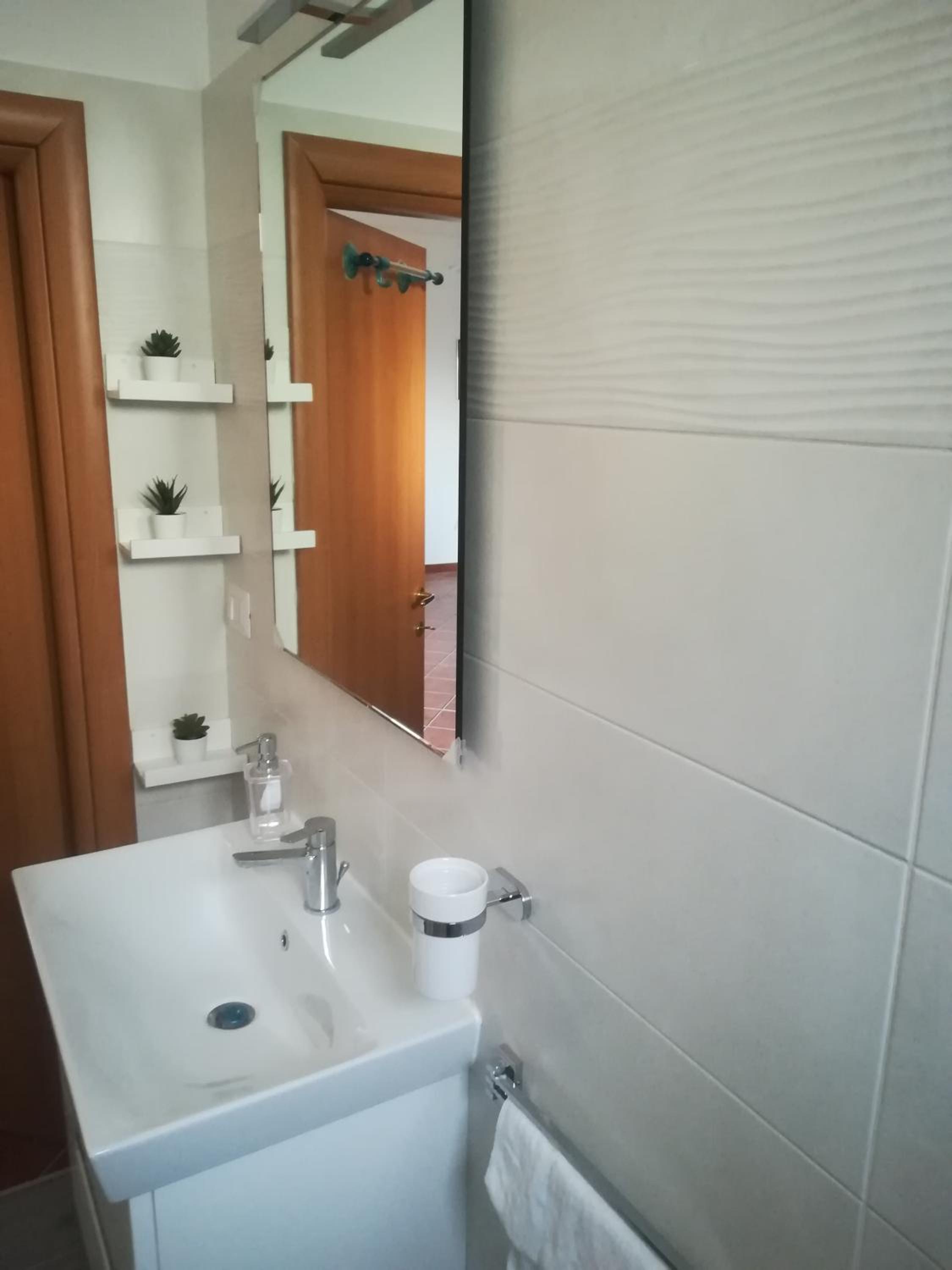 One-Bedroom House - Photo 69