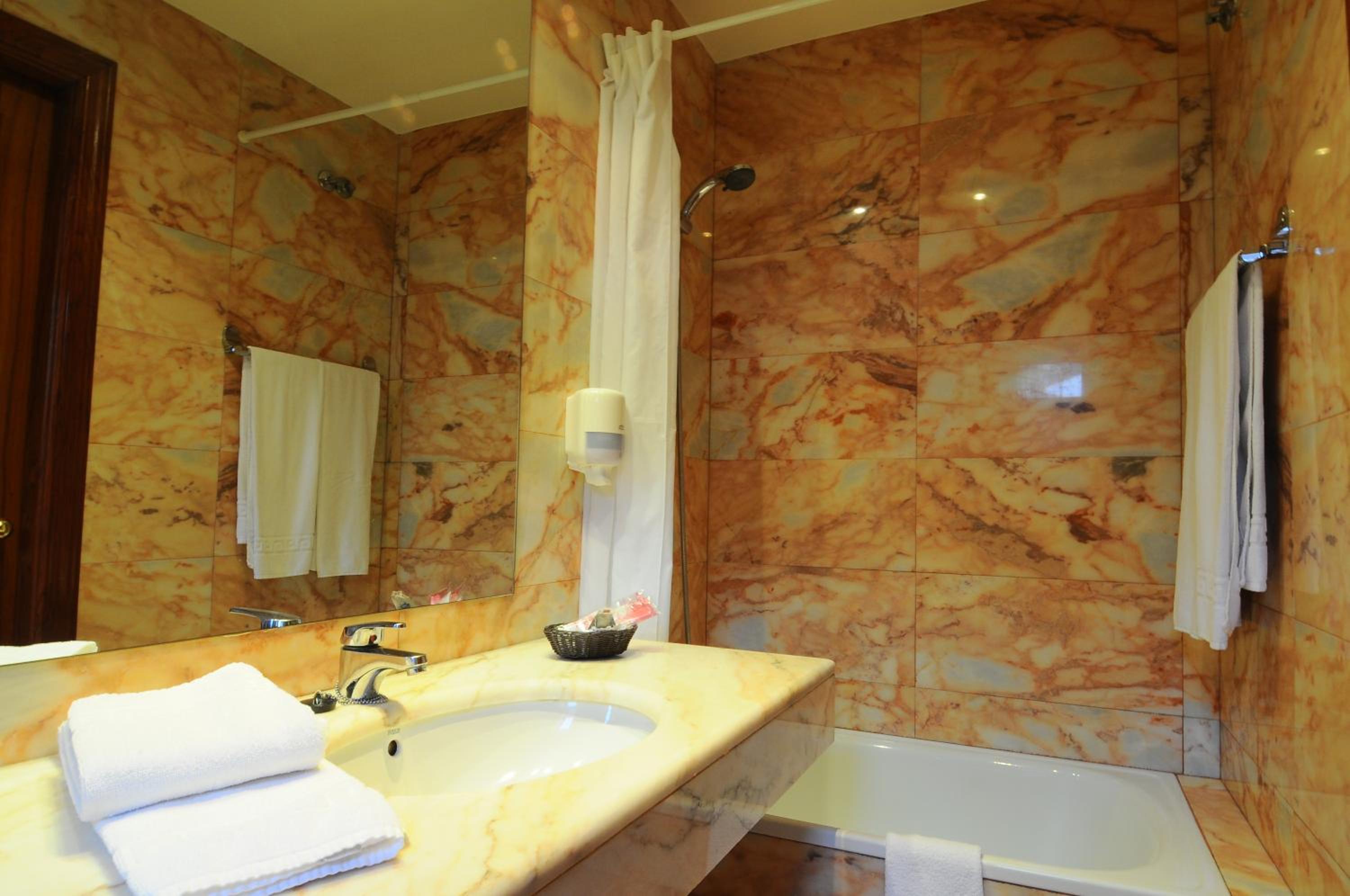 Double Room with Balcony photo 3