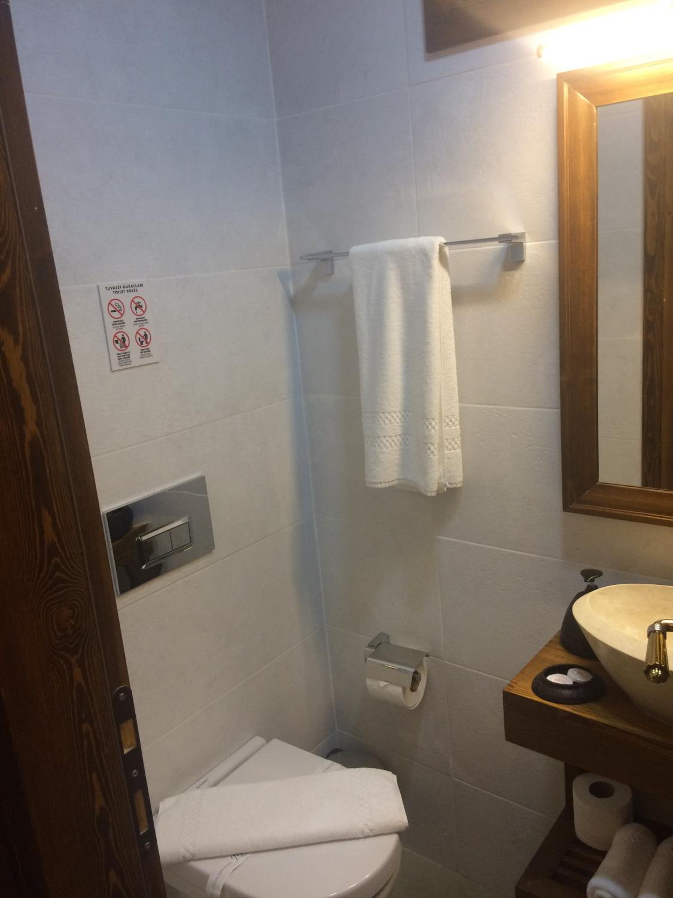 Budget Double Room - Photo 6