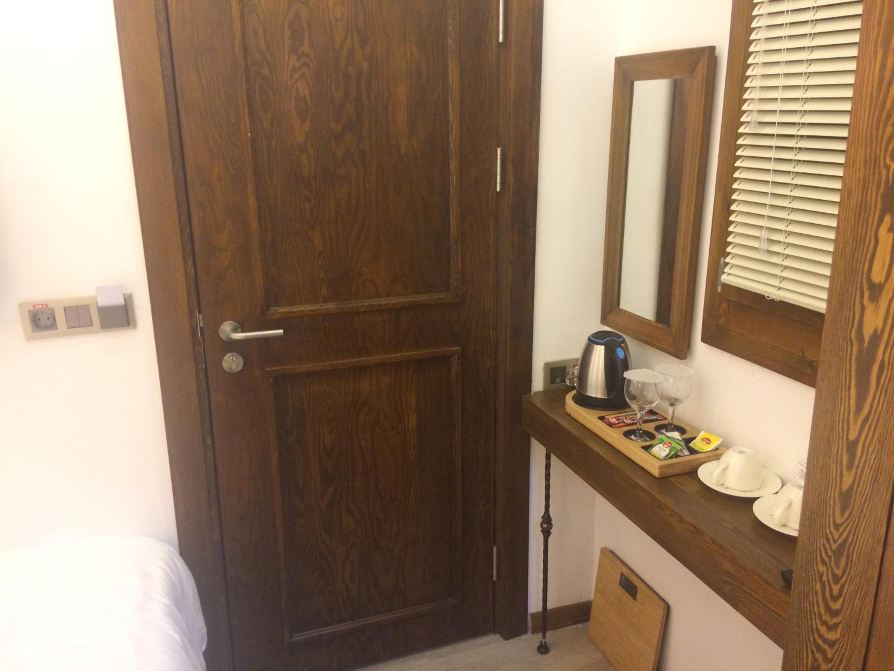 Budget Double Room - Photo 4