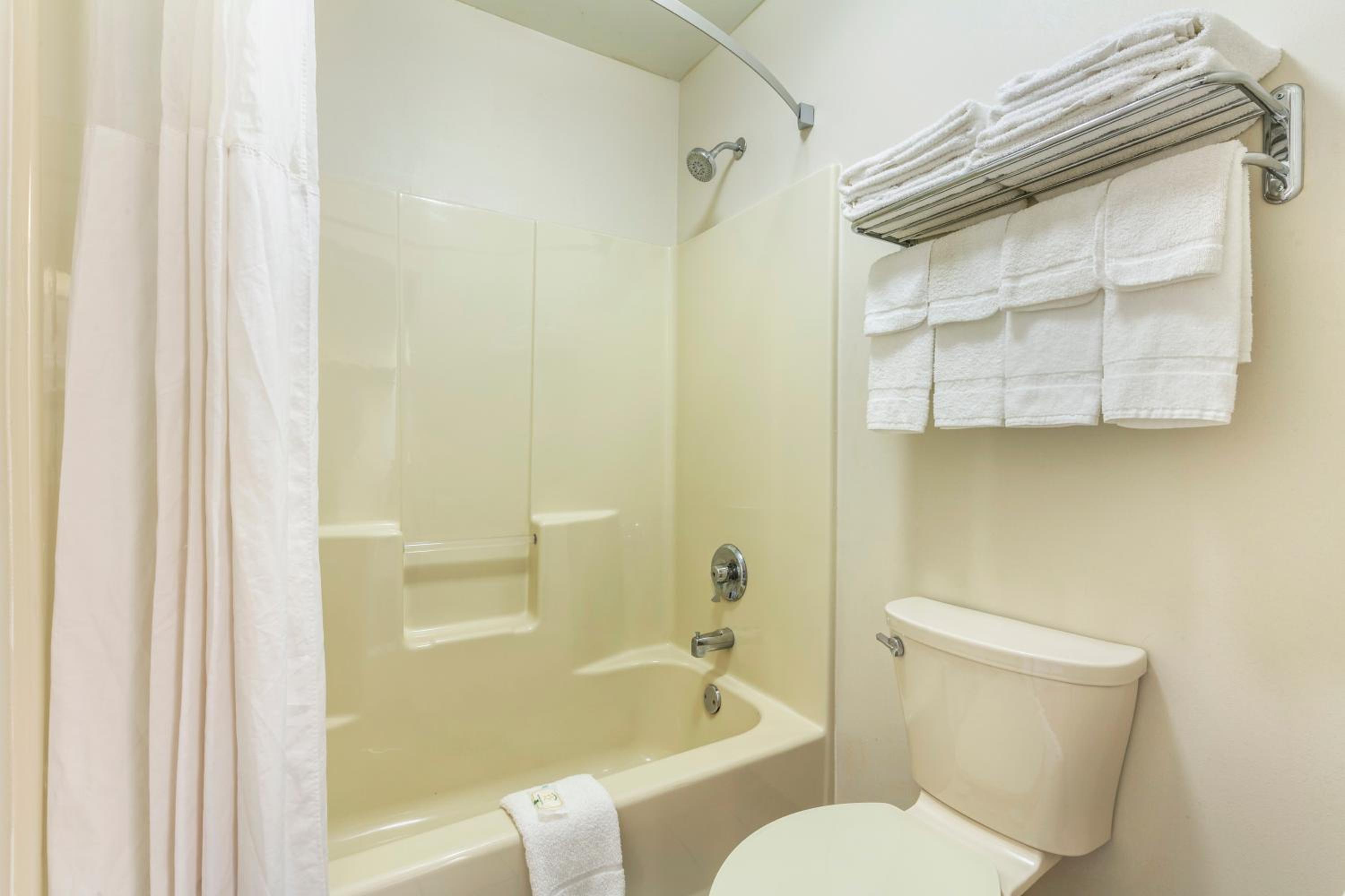 Double Room with Two Double Beds - Smoking - Photo 7