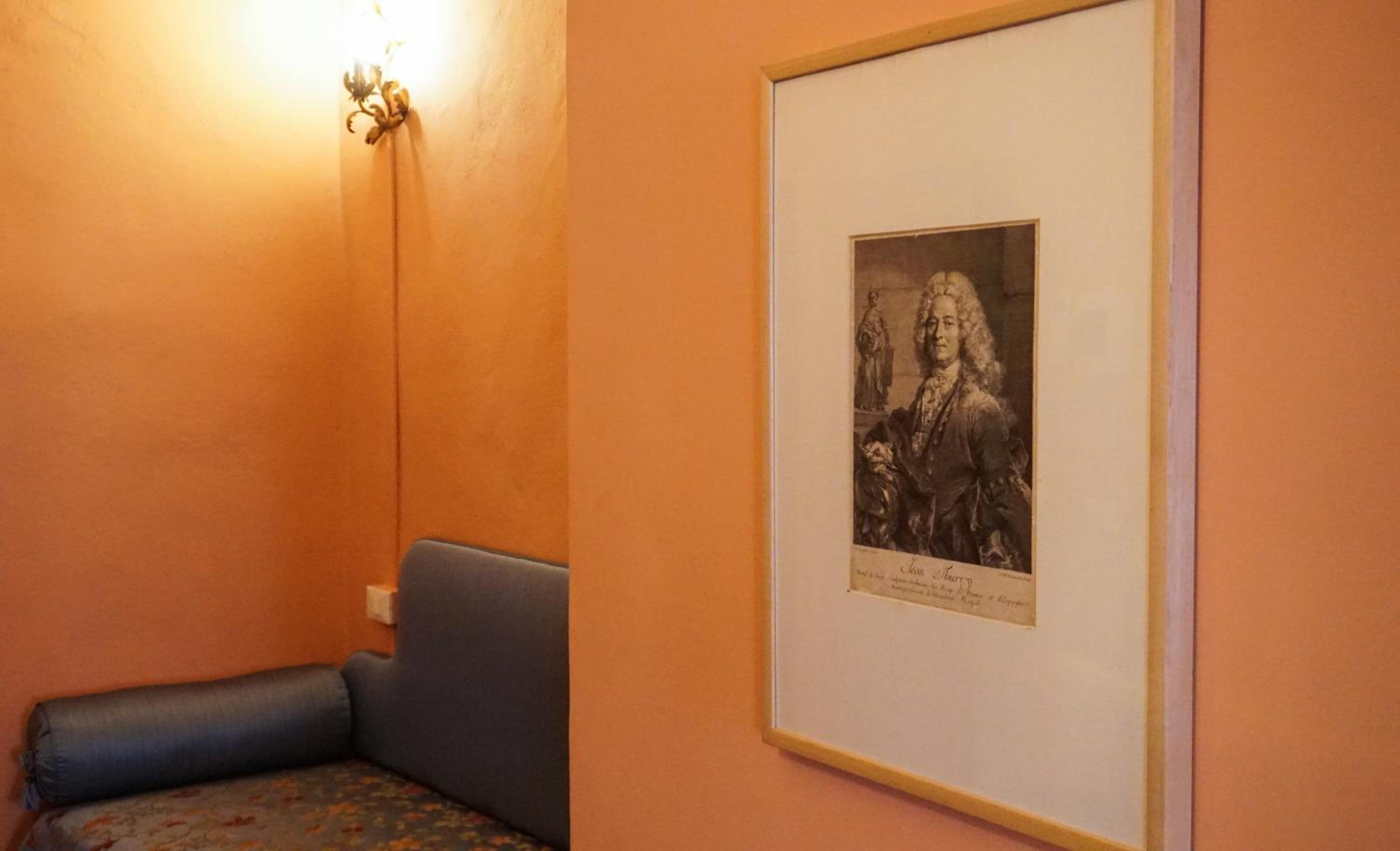 Queen Suite - Photo 7