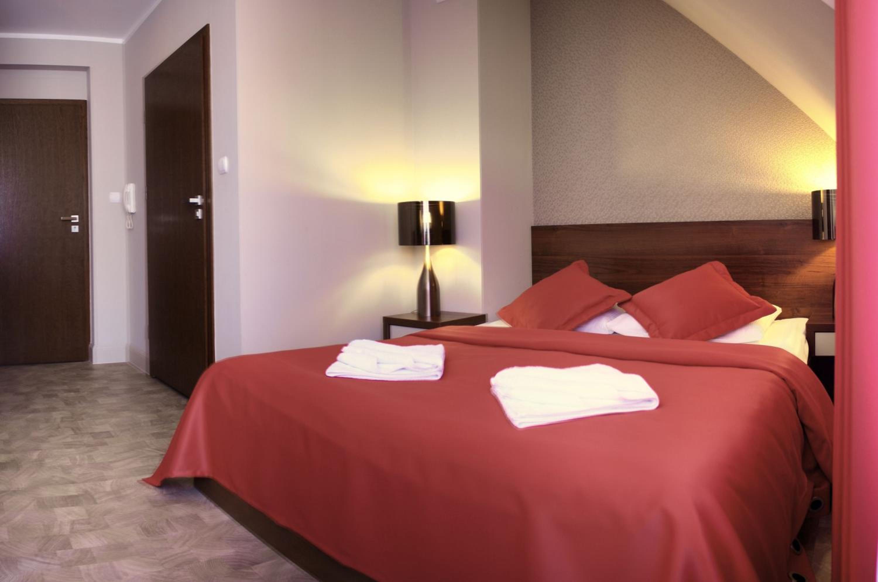 Double Room - Photo 7