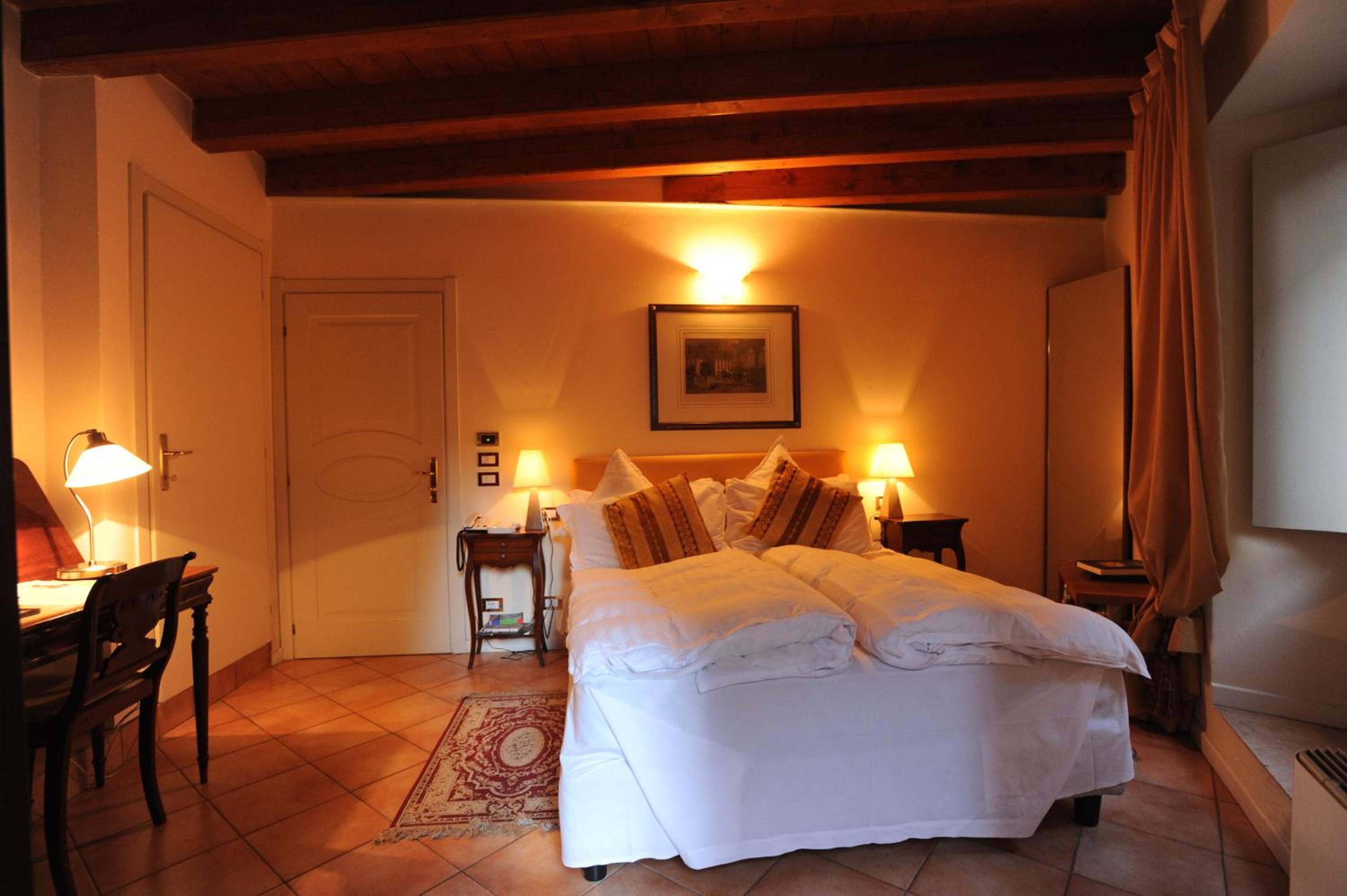 Double Room - Photo 11