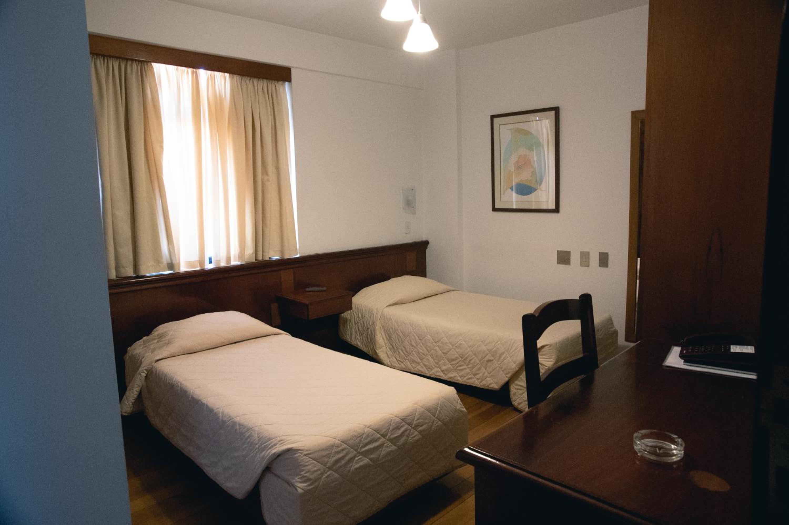 Standard Twin Room - Photo 1