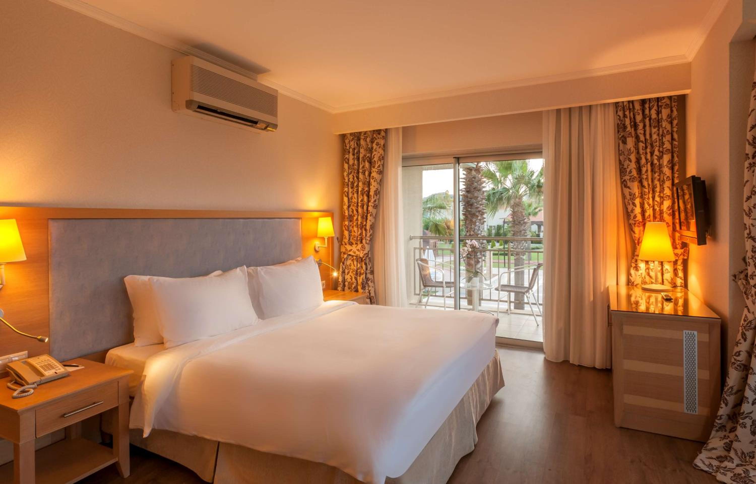 Superior Suite with Pool View , Balcony  - Photo 1