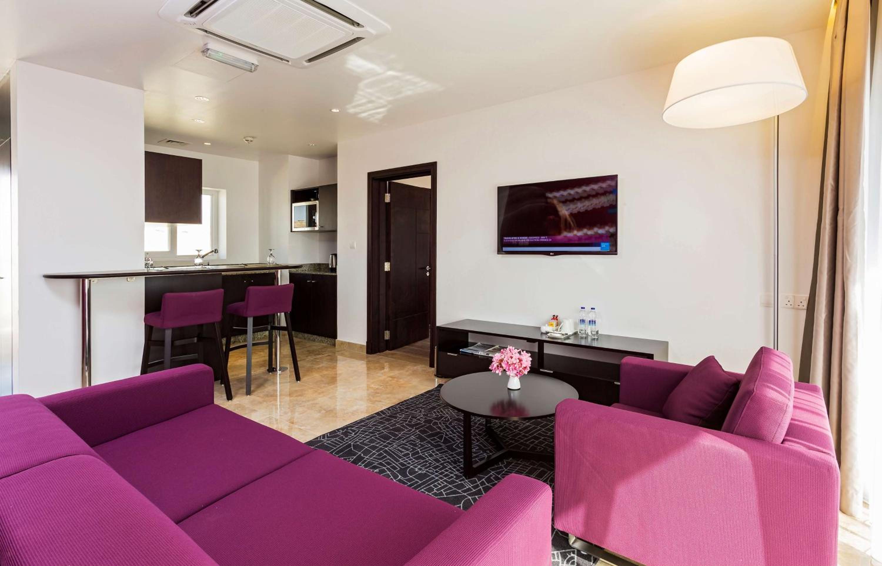 One-Bedroom Apartment with Terrace photo 3