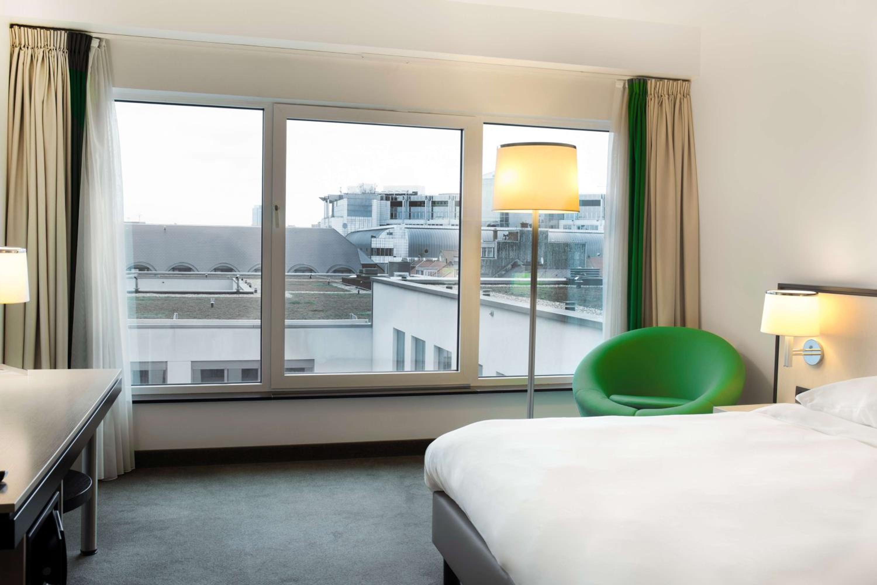 Standard Room with Courtyard View - Photo 7
