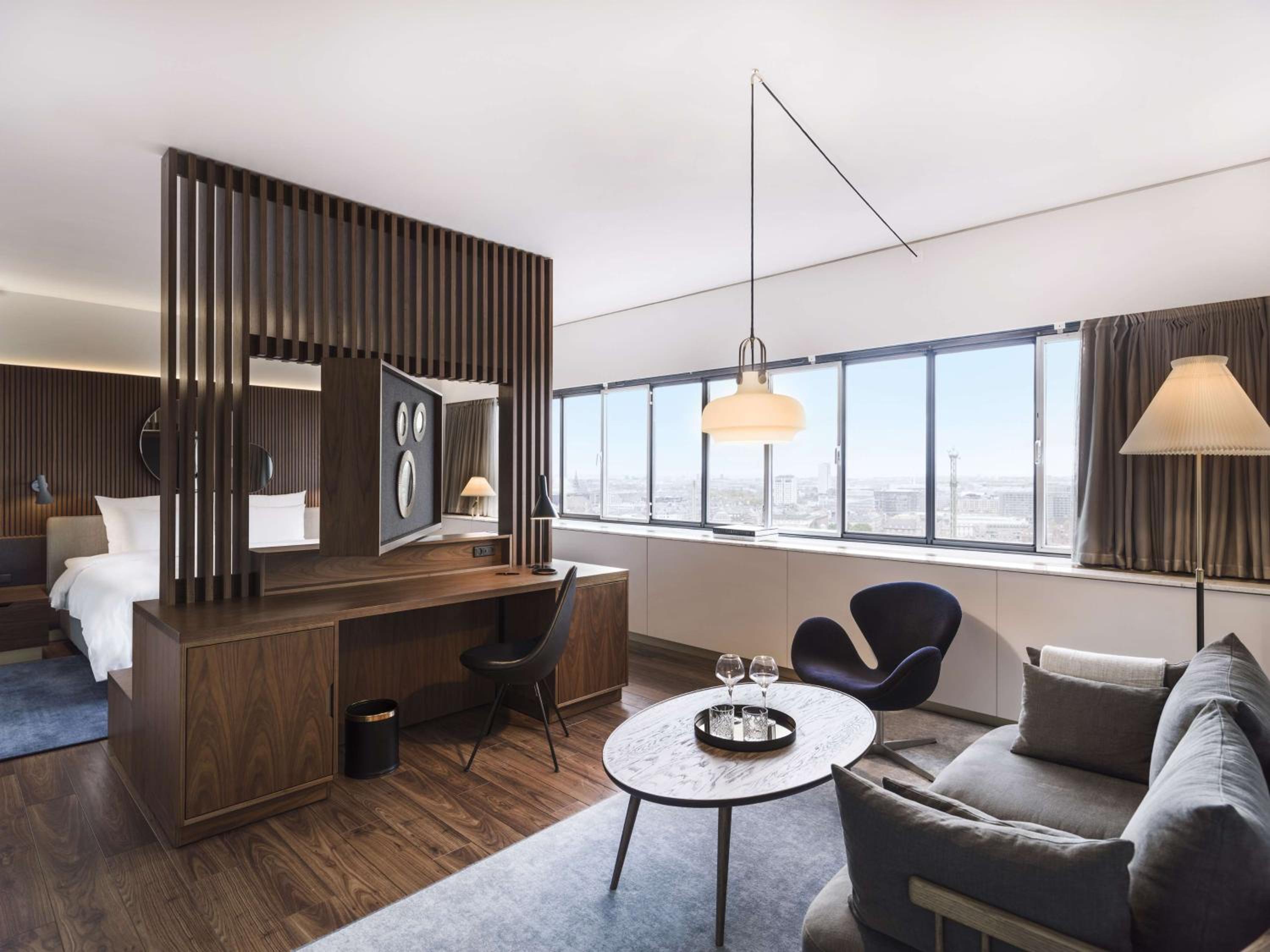 Signature Suite - Photo 11