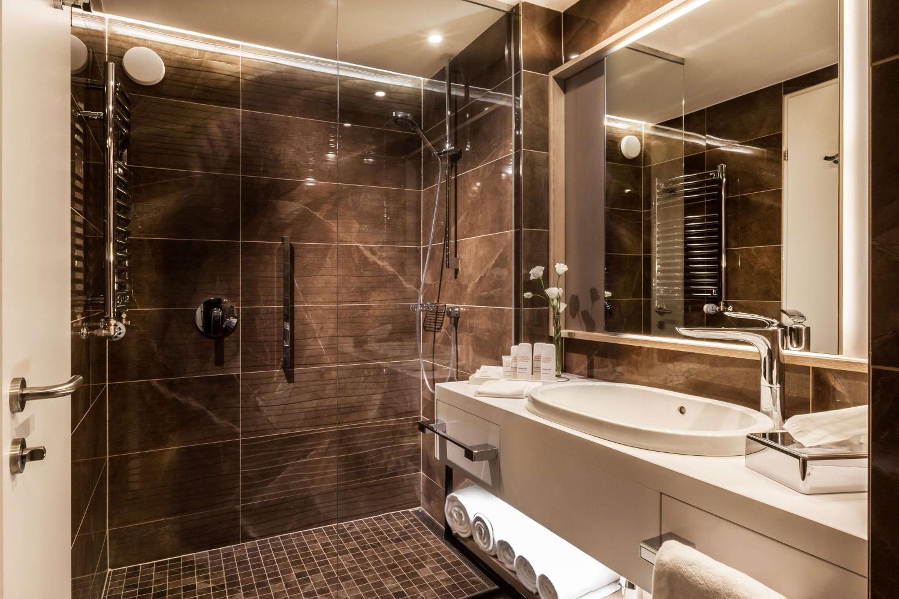 Suite - Photo 2