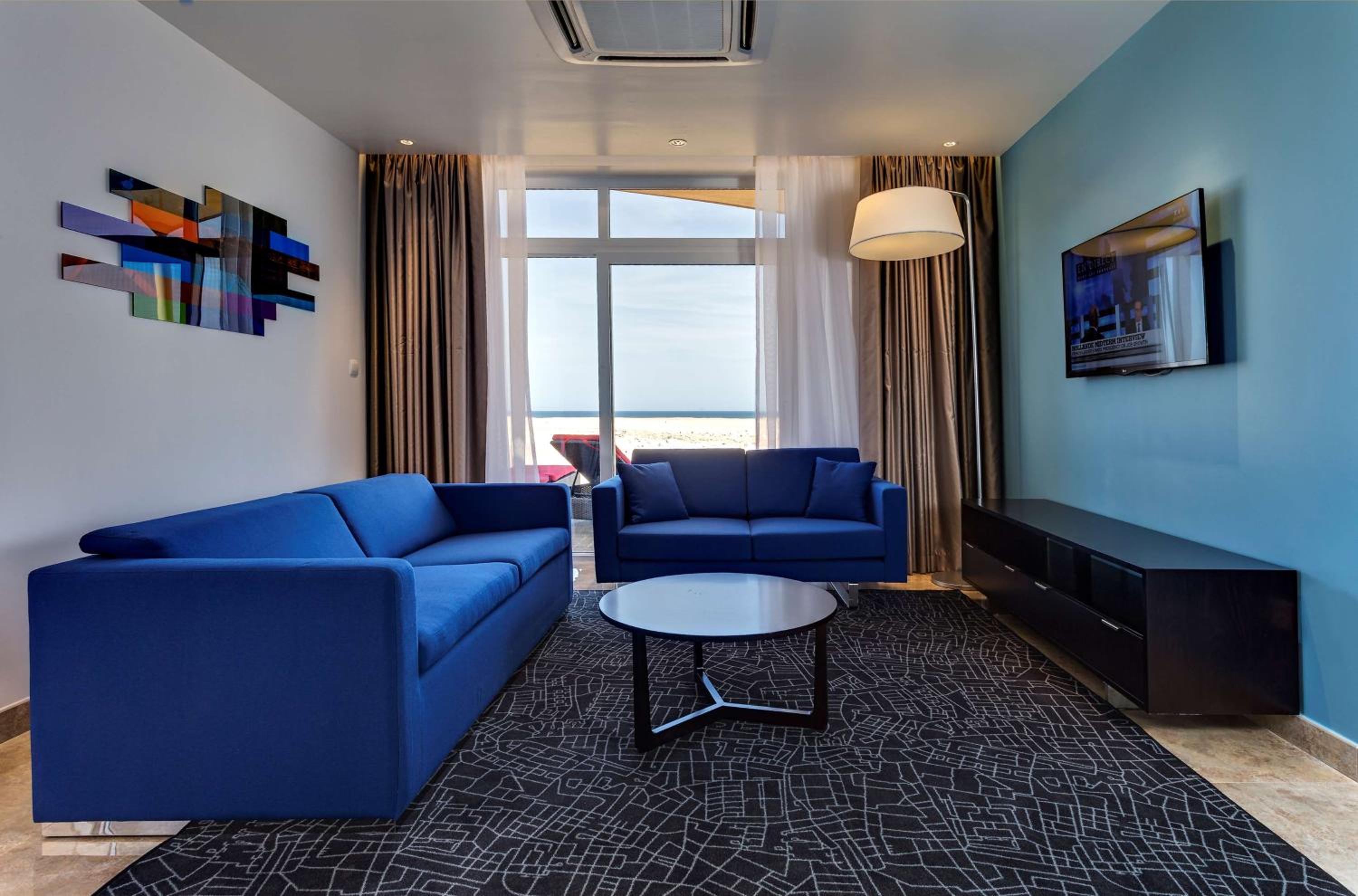 One-Bedroom Chalet with Terrace and Sea View photo 3