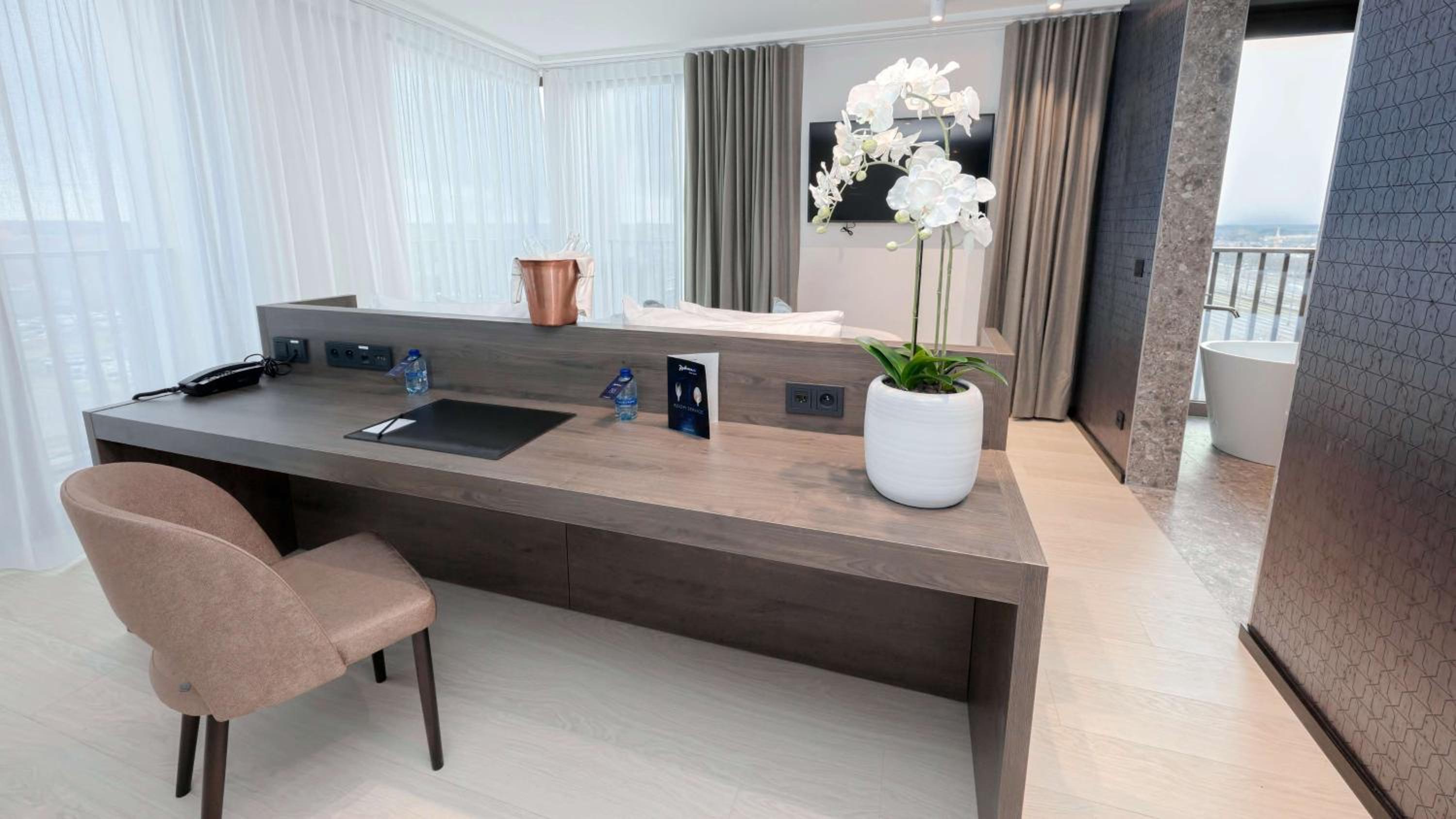 One-Bedroom Suite with Balcony
