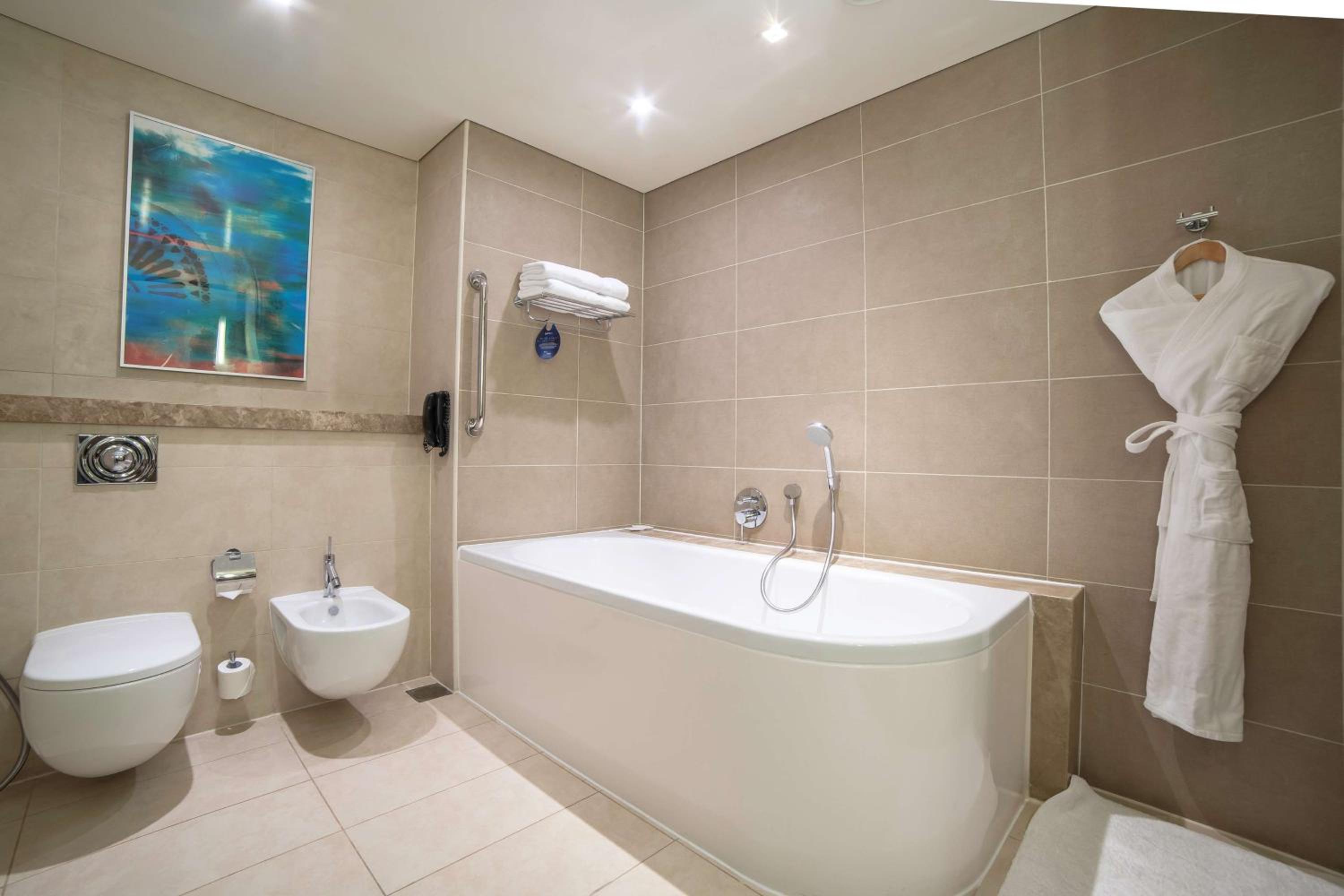 Deluxe Suite With Balcony, Panoramic View, Lounge And Free Beach Access photo 2