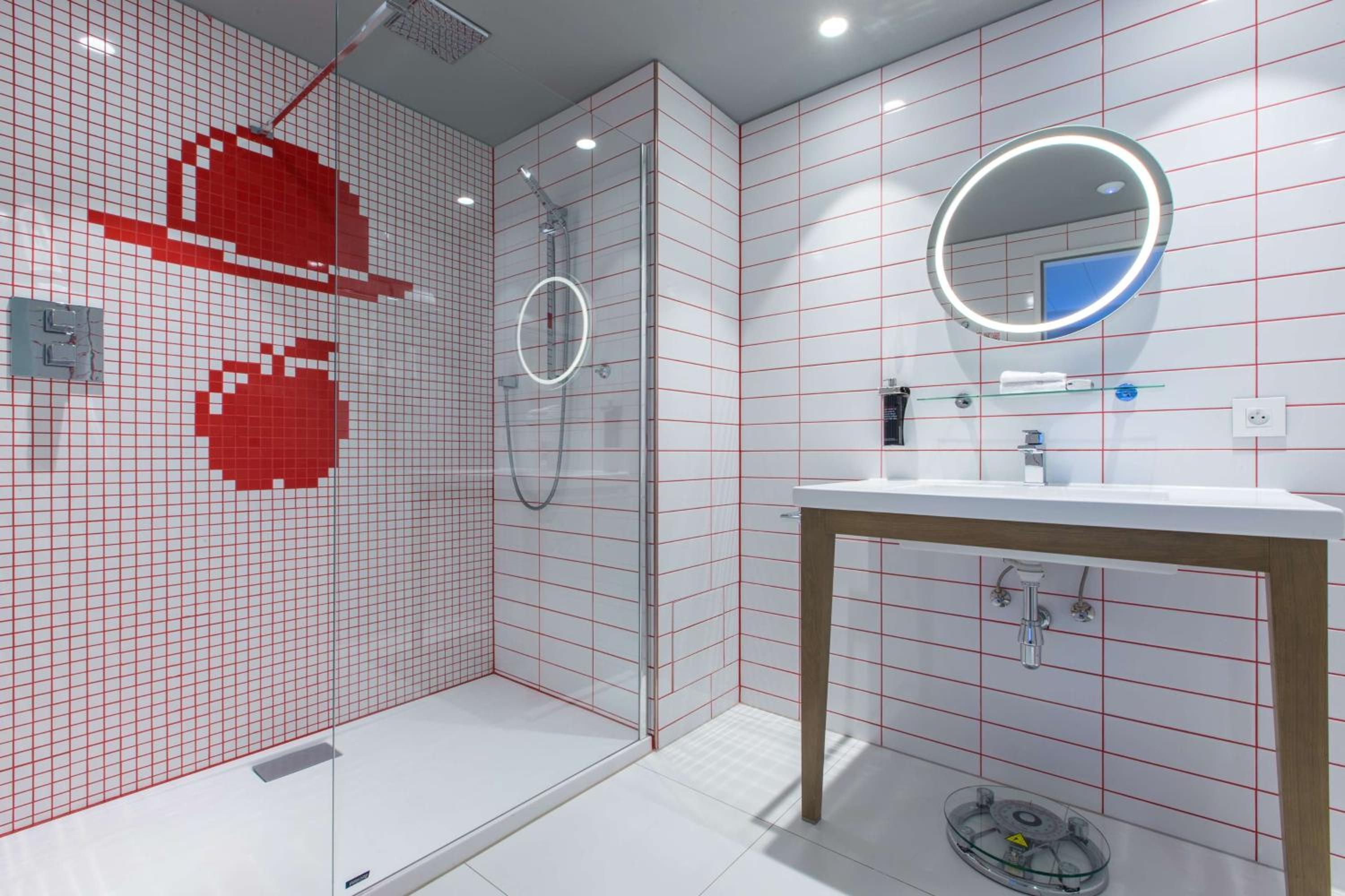 Standard Room thumbnail 5