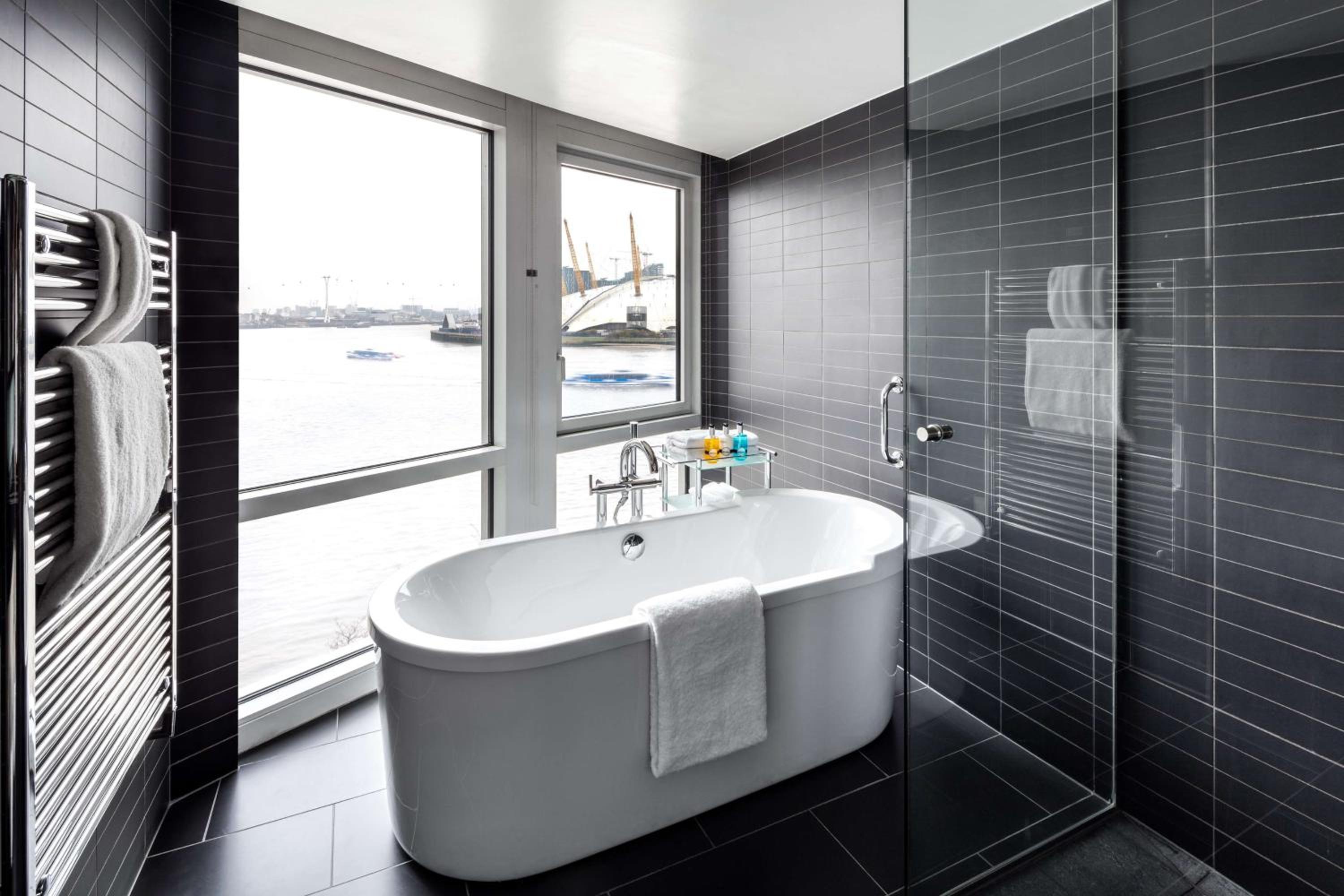 Premium Room with River View photo 2