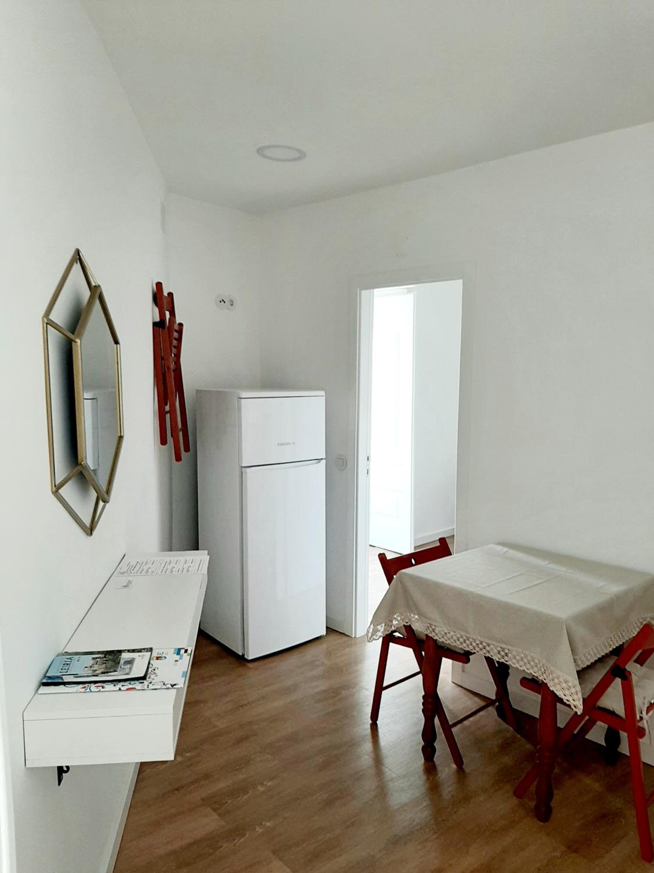 Apartment with Terrace - Photo 23