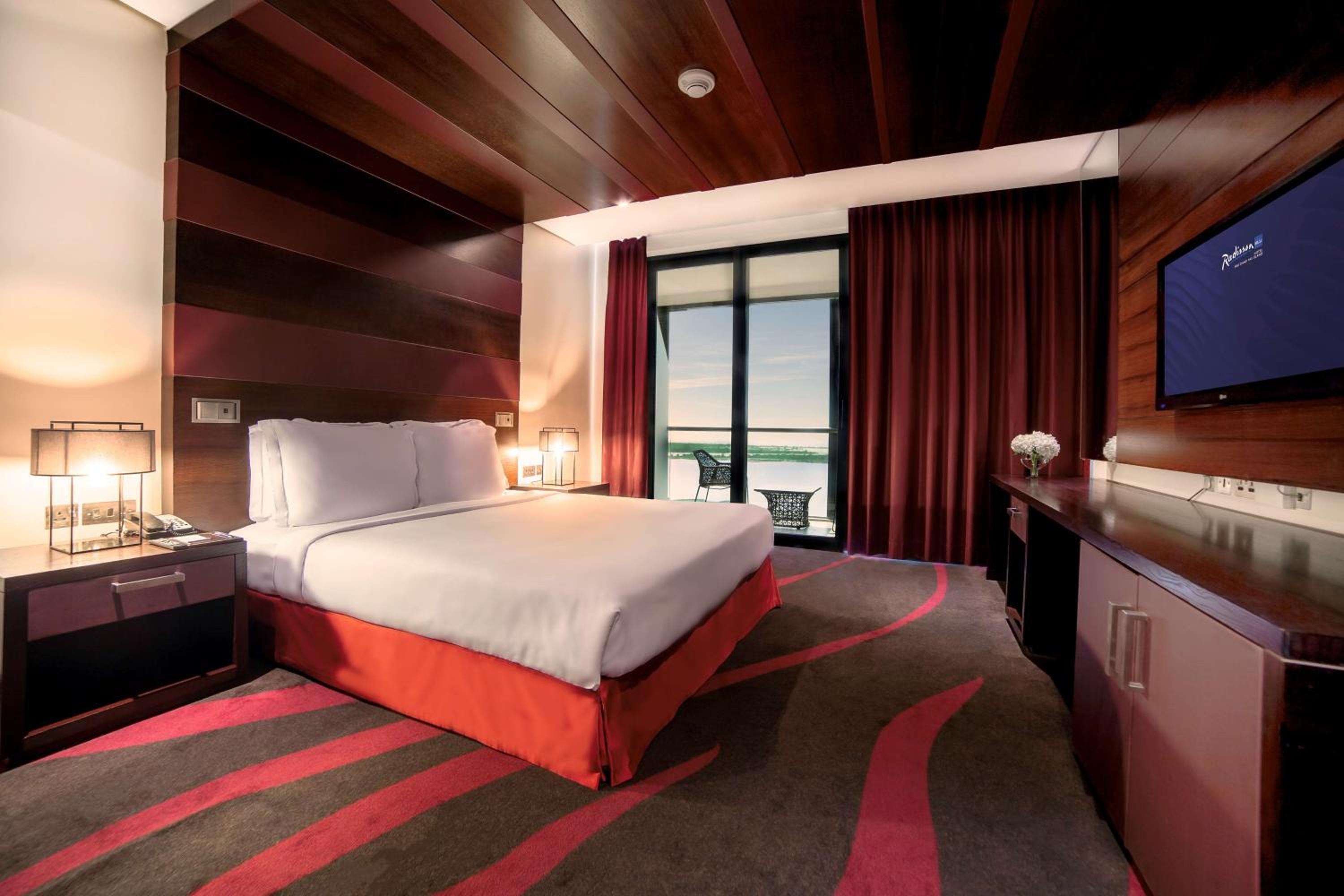Suite With Balcony, Sea View, Lounge And Free Beach Access photo 1
