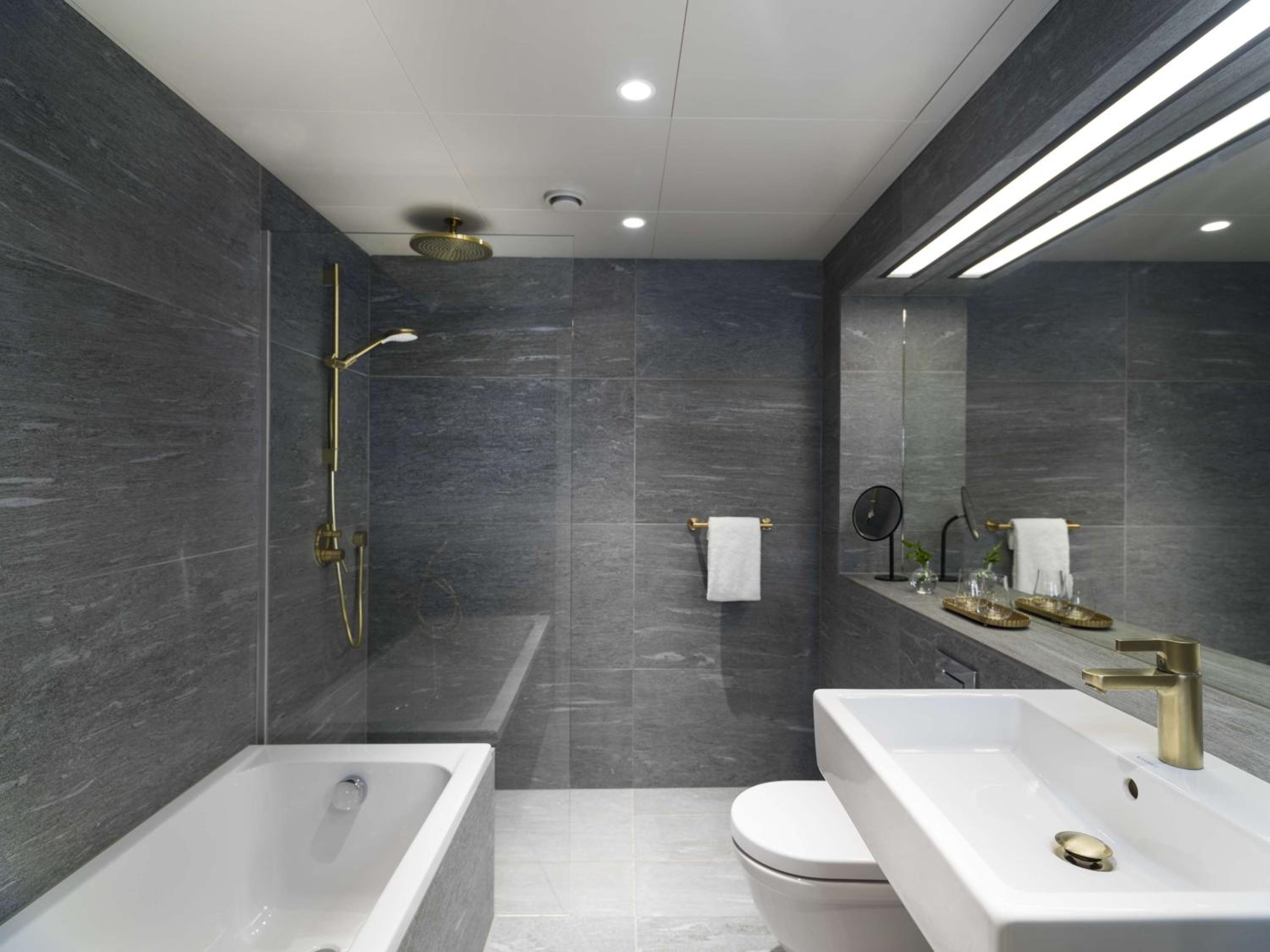 Suite - Photo 10