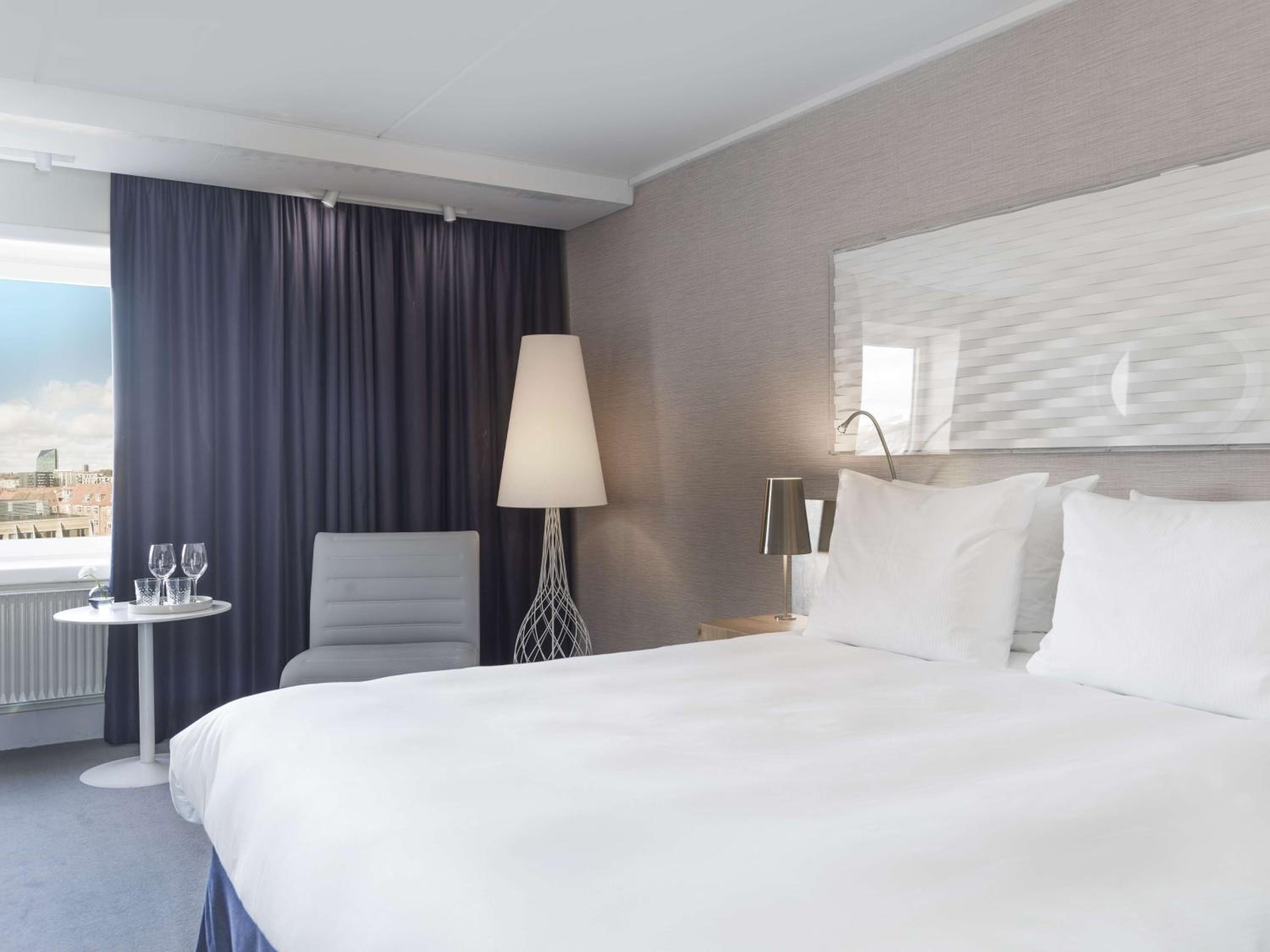 Superior Room with City View - High Floor - Photo 12