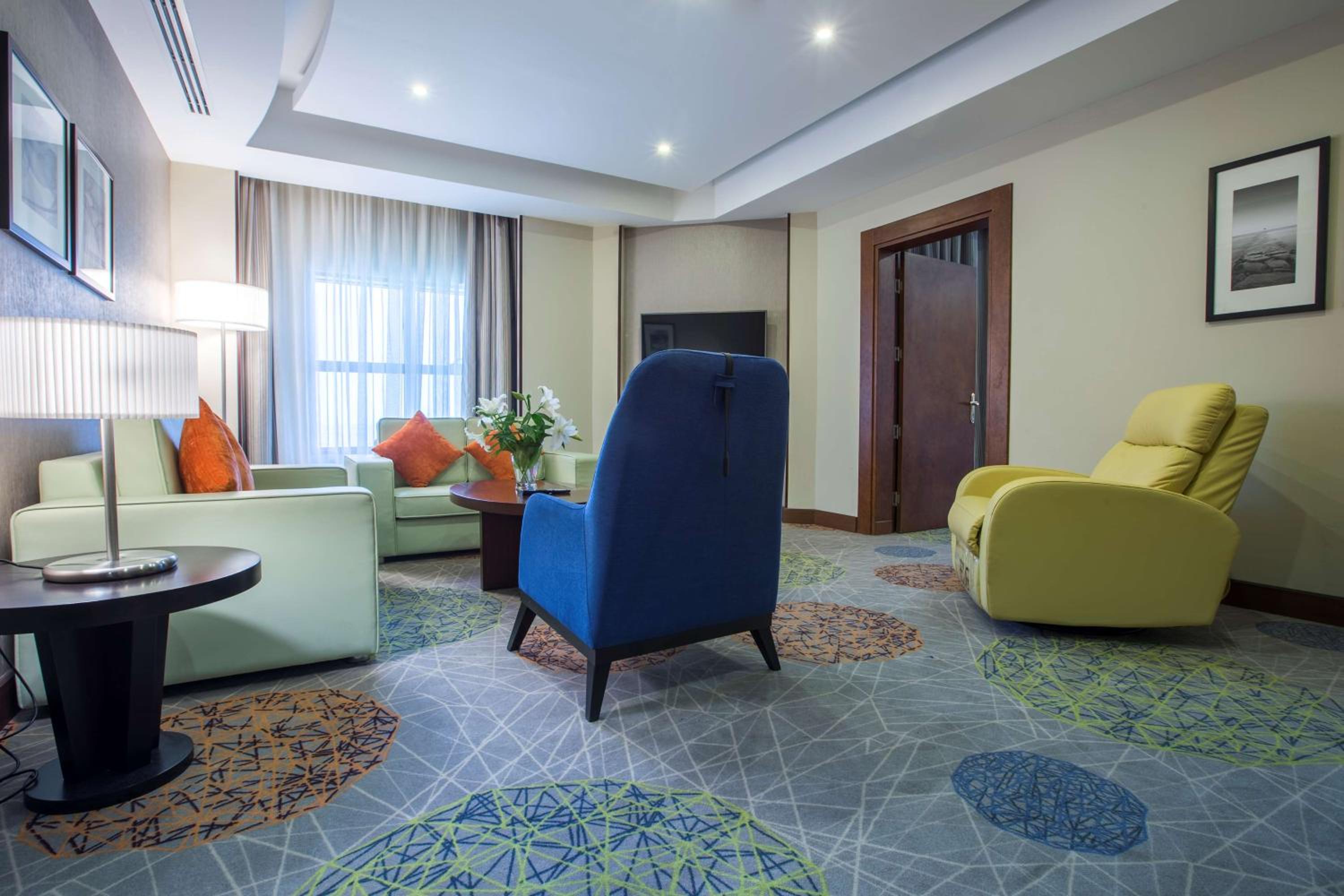 One-Bedroom Suite - Photo 17